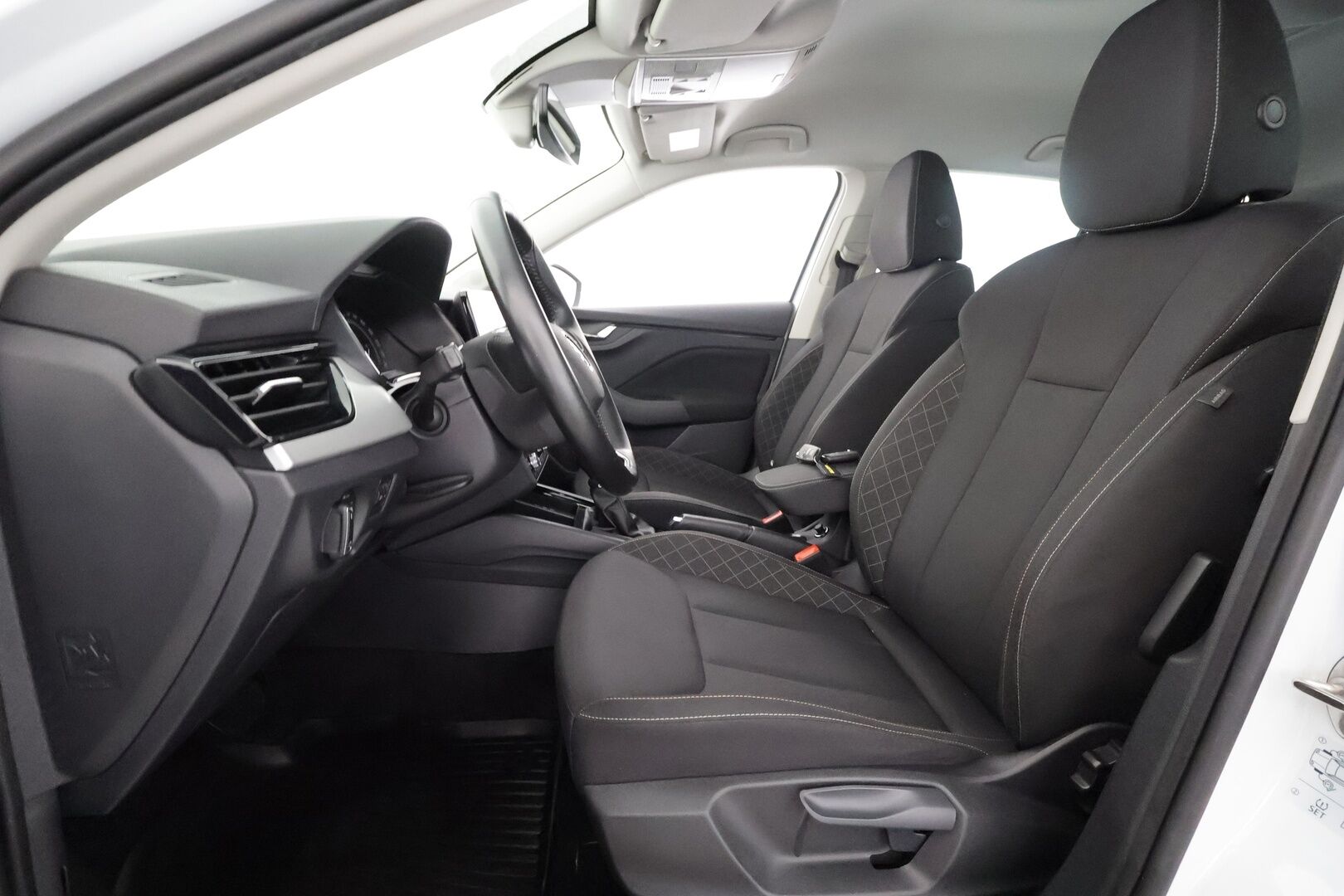 Skoda Scala 2022 1.0 TSI 110 Ambition DSG Autom. - | Vakkari | LED | Lohko+sisälämmitin | Lane Assist | Front Assist | Iso navi | Apple & Android | P.tutka | Merkkihuollot | 2x renkaat aluin | 