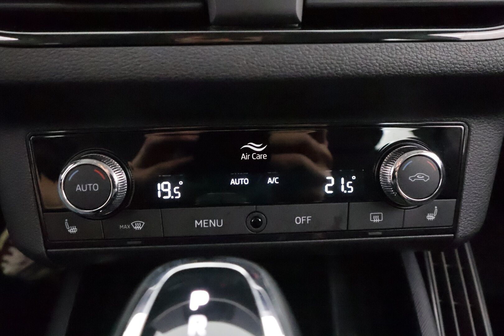 Skoda Scala 2022 1.0 TSI 110 Ambition DSG Autom. - | Vakkari | LED | Lohko+sisälämmitin | Lane Assist | Front Assist | Iso navi | Apple & Android | P.tutka | Merkkihuollot | 2x renkaat aluin | 
