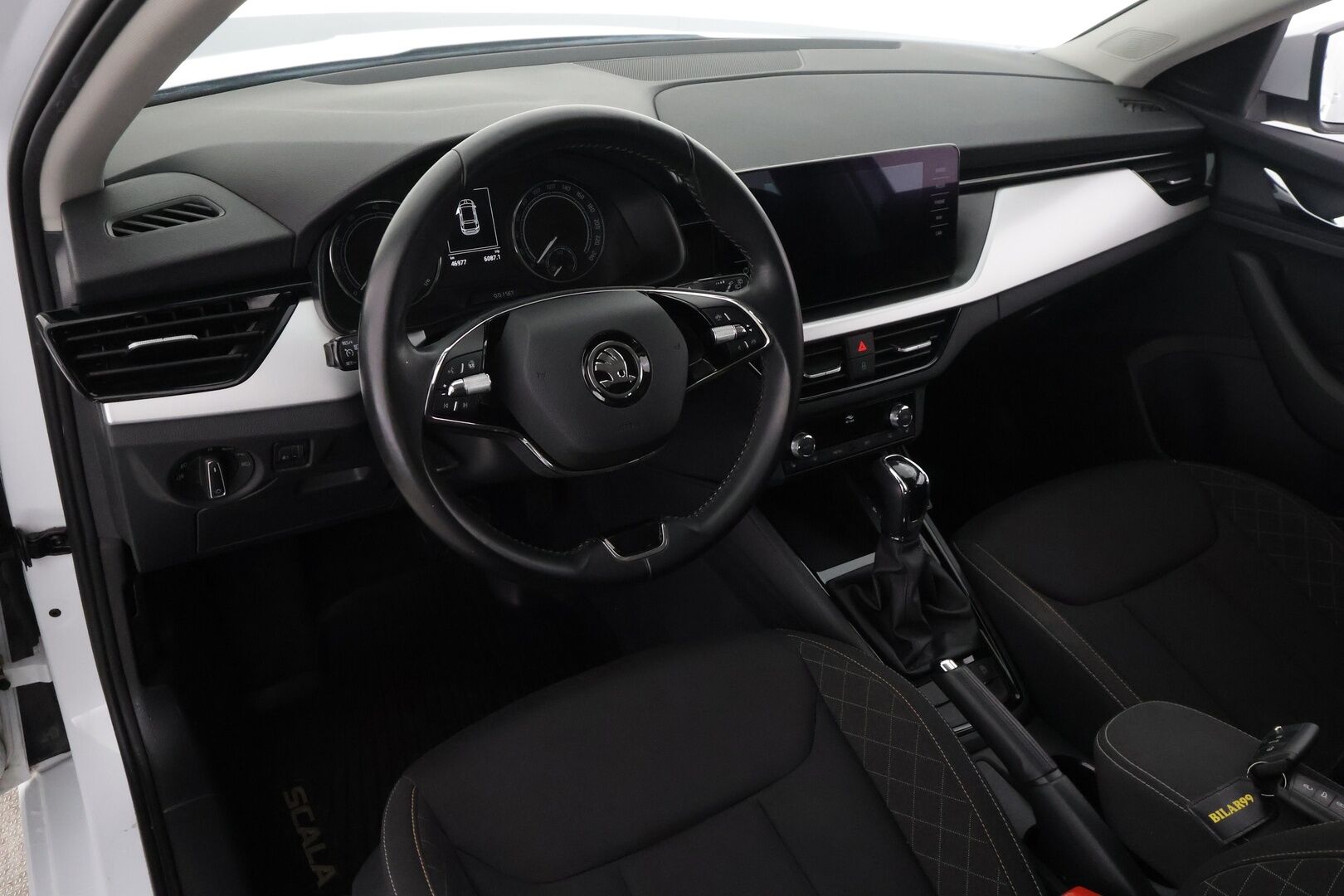 Skoda Scala 2022 1.0 TSI 110 Ambition DSG Autom. - | Vakkari | LED | Lohko+sisälämmitin | Lane Assist | Front Assist | Iso navi | Apple & Android | P.tutka | Merkkihuollot | 2x renkaat aluin | 