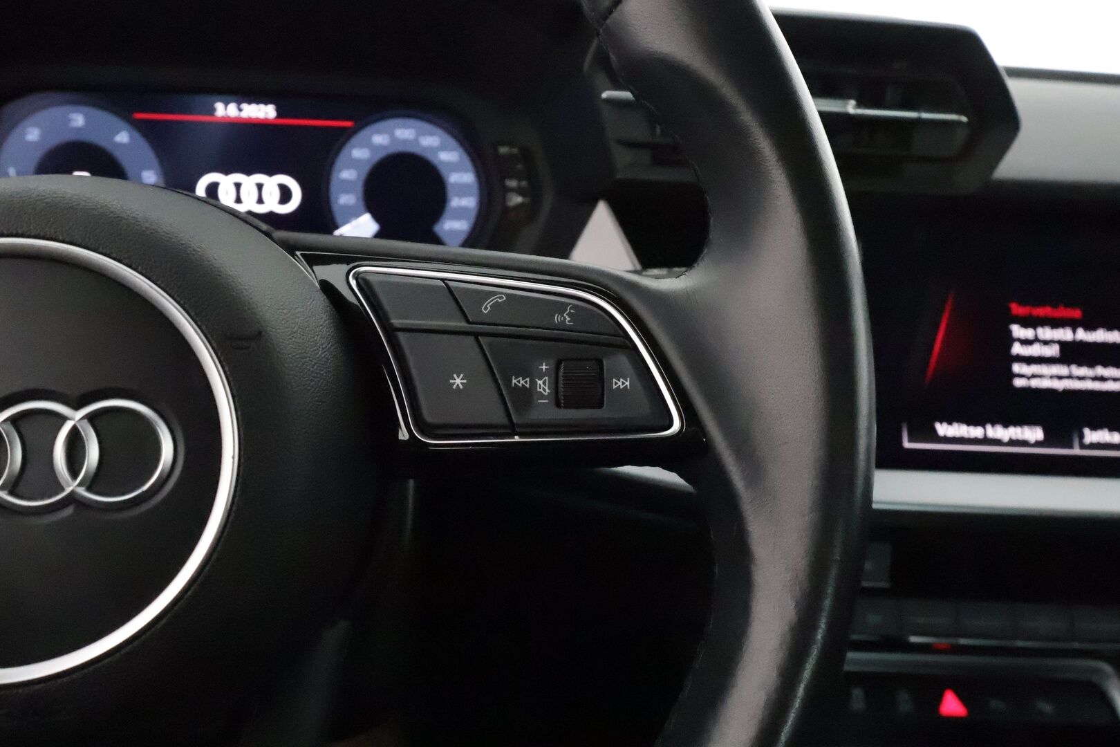 Audi A3 2022 Sedan Business Advanced 40 TDI 147 kW quattro S tronic - 3,99 % KORKOTARJOUS TÄHÄN AUTOON - Suomiauto / Webasto / Adapt.Vakkari / Digital Cockpit / Matrix LED / Nahkasisusta / Merkkihuollot / Poikkeukselliset varusteet!
