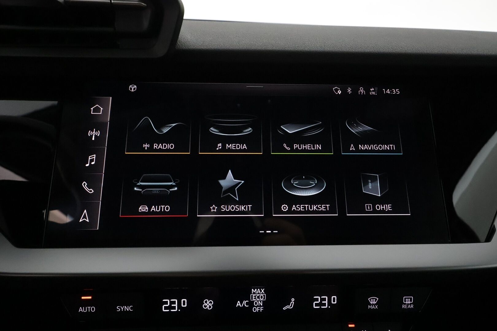 Audi A3 2022 Sedan Business Advanced 40 TDI 147 kW quattro S tronic - 3,99 % KORKOTARJOUS TÄHÄN AUTOON - Suomiauto / Webasto / Adapt.Vakkari / Digital Cockpit / Matrix LED / Nahkasisusta / Merkkihuollot / Poikkeukselliset varusteet!