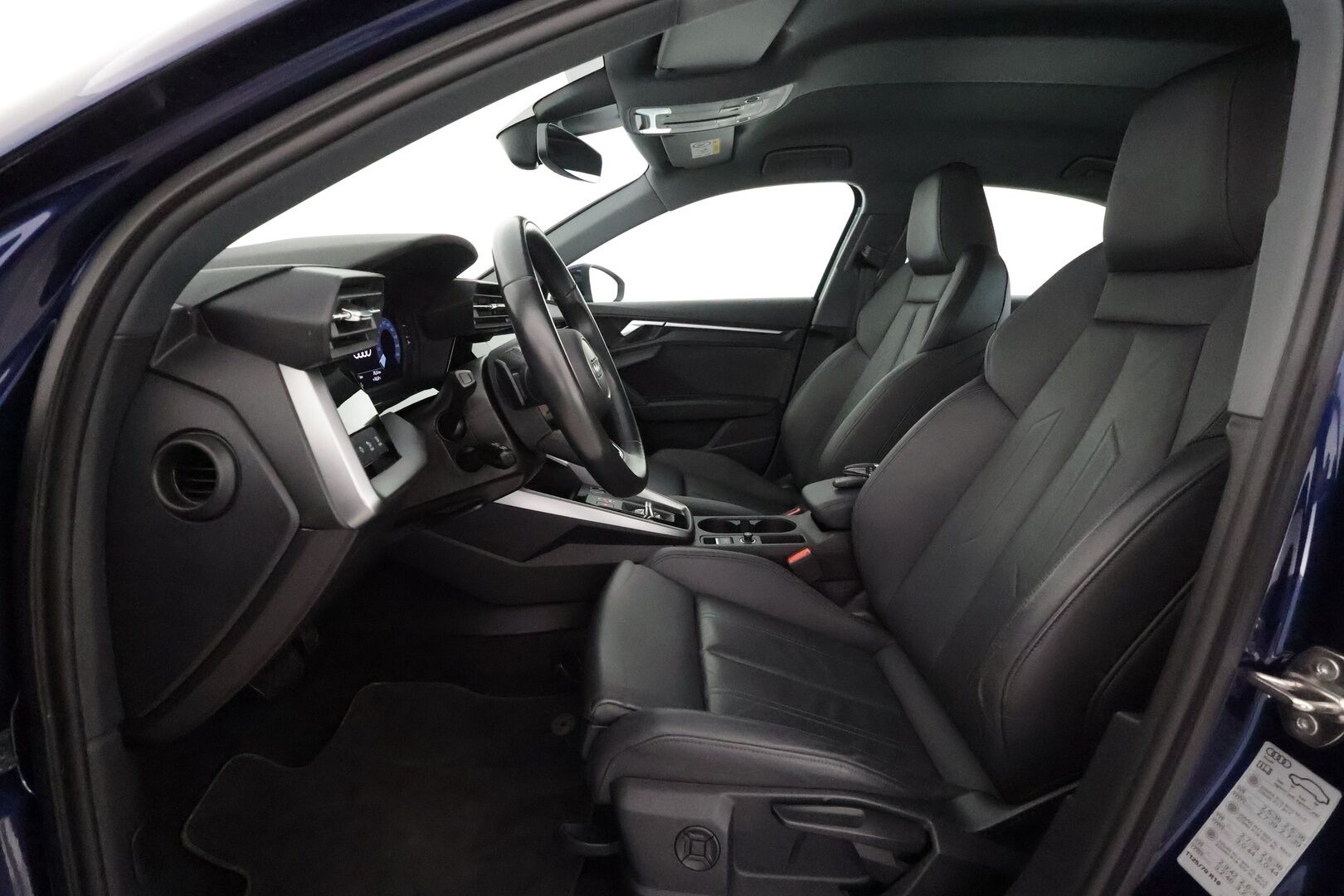 Audi A3 2022 Sedan Business Advanced 40 TDI 147 kW quattro S tronic - 3,99 % KORKOTARJOUS TÄHÄN AUTOON - Suomiauto / Webasto / Adapt.Vakkari / Digital Cockpit / Matrix LED / Nahkasisusta / Merkkihuollot / Poikkeukselliset varusteet!