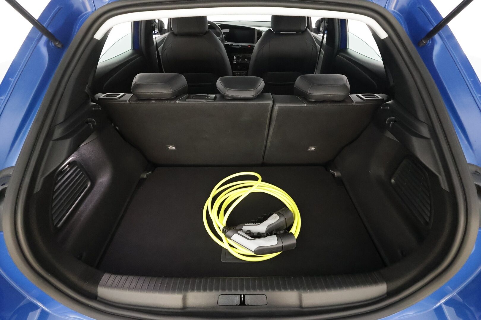 Opel MOKKA-E 2022 Innovation Plus 136 * ACC / LED / P.Kamera / Kaistavahti / Digimittaristo / Keyless * - Akku kuntotarkastettu / Suomi-auto / 2x Latauskaapelit / Kahdet renkaat aluvanteilla