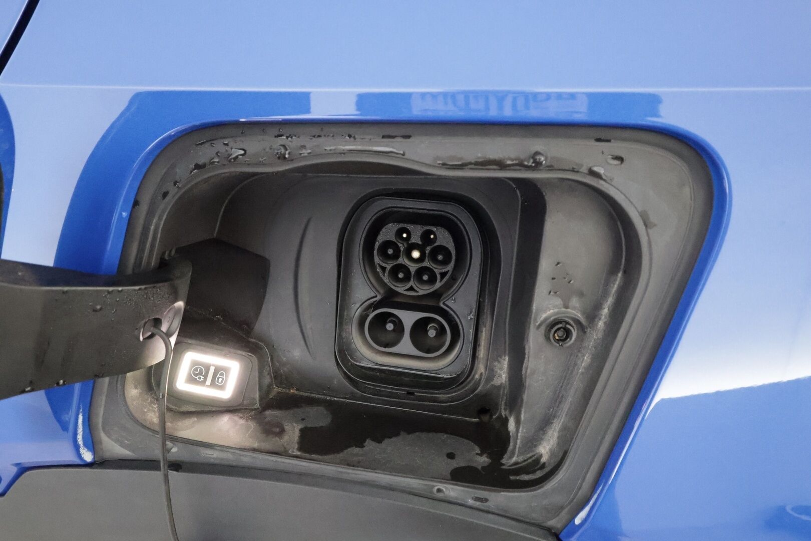 Opel MOKKA-E 2022 Innovation Plus 136 * ACC / LED / P.Kamera / Kaistavahti / Digimittaristo / Keyless * - Akku kuntotarkastettu / Suomi-auto / 2x Latauskaapelit / Kahdet renkaat aluvanteilla - HULLUT AVAJAISHULINAT KORKOTARJOUS 3,29 %