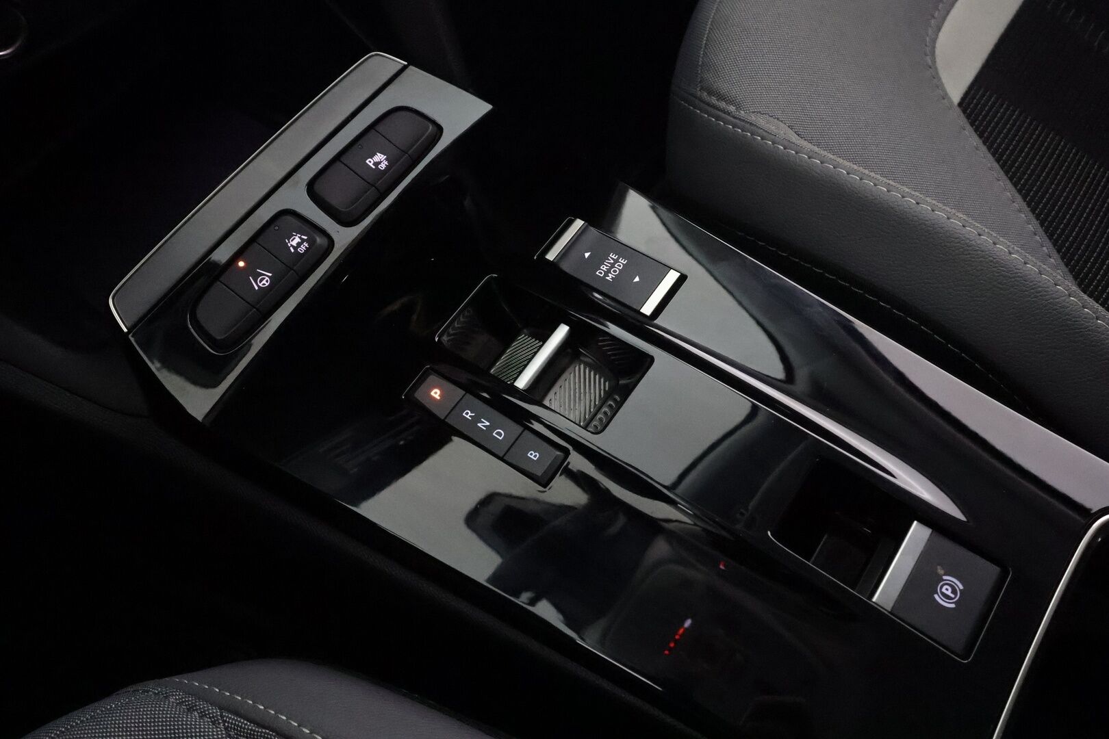 Opel MOKKA-E 2022 Innovation Plus 136 * ACC / LED / P.Kamera / Kaistavahti / Digimittaristo / Keyless * - Akku kuntotarkastettu / Suomi-auto / 2x Latauskaapelit / Kahdet renkaat aluvanteilla