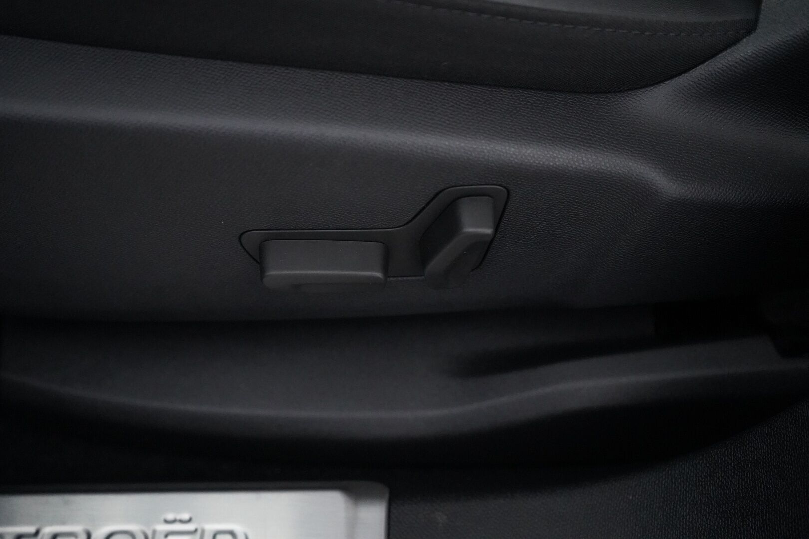 Citroen C5 Aircross 2022 PureTech 130 Comfort Selection EAT8  **360Kamera / Lämmitettävä tuulilasi /  Lohko / Vakkari / Alcantara / NAVI** - Merkkihuollettu / Kahdet renkaat alumiinivanteilla / Juuri katsastettu 