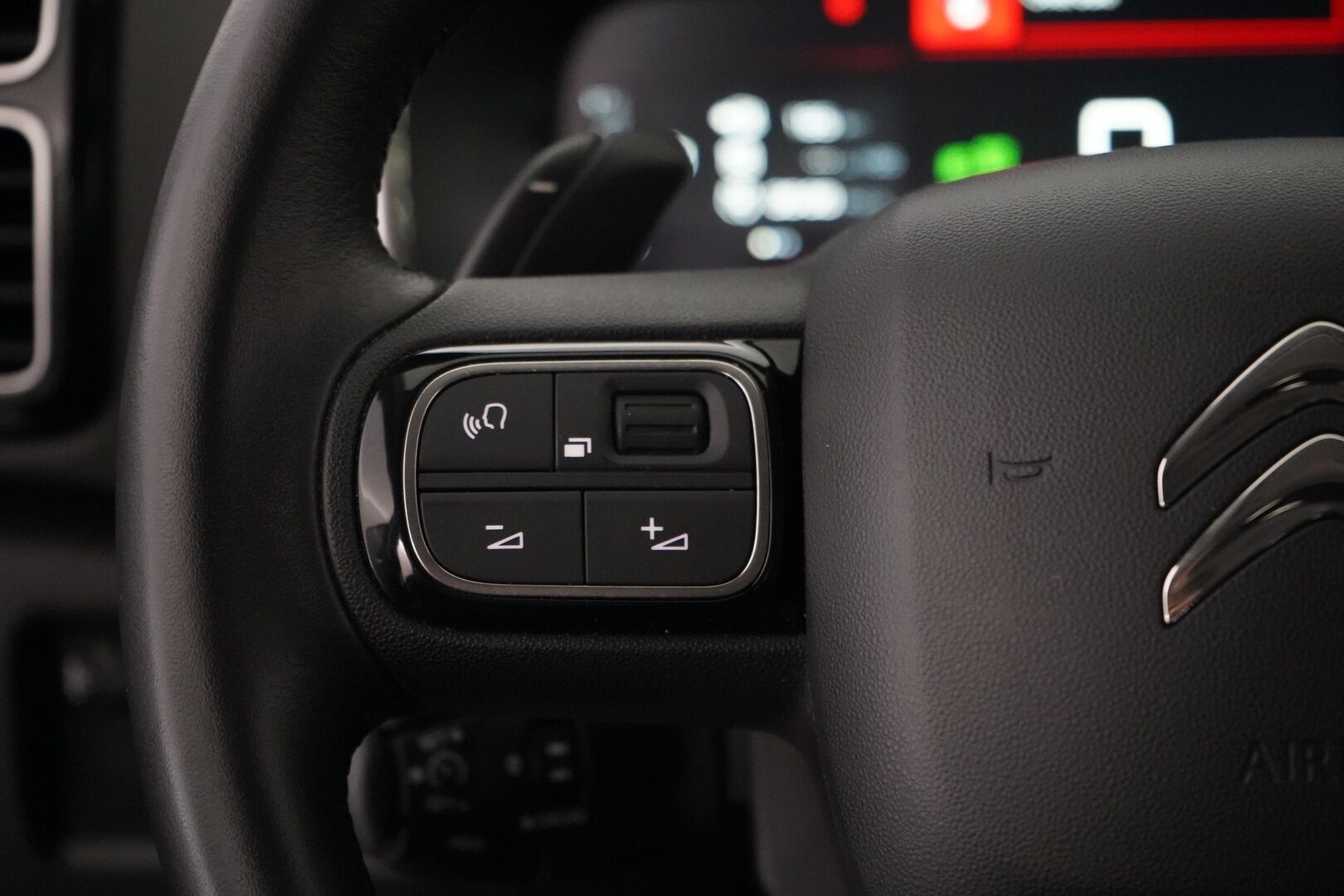 Citroen C5 Aircross 2022 PureTech 130 Comfort Selection EAT8  **360Kamera / Lämmitettävä tuulilasi /  Lohko / Vakkari / Alcantara / NAVI** - Merkkihuollettu / Kahdet renkaat alumiinivanteilla / Juuri katsastettu 