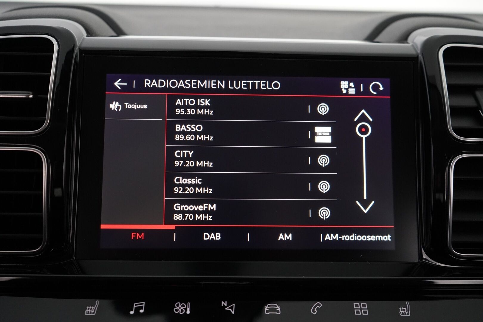Citroen C5 Aircross 2022 PureTech 130 Comfort Selection EAT8  **360Kamera / Lämmitettävä tuulilasi /  Lohko / Vakkari / Alcantara / NAVI** - Merkkihuollettu / Kahdet renkaat alumiinivanteilla / Juuri katsastettu 