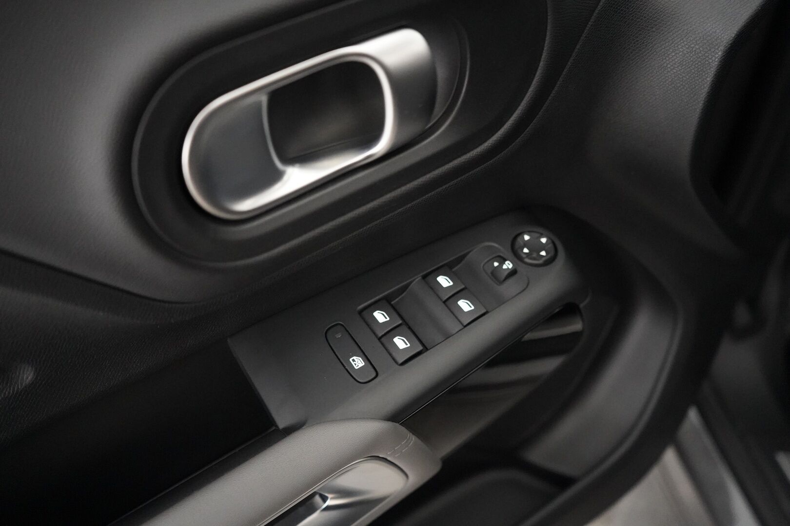 Citroen C5 Aircross 2022 PureTech 130 Comfort Selection EAT8  **360Kamera / Lämmitettävä tuulilasi /  Lohko / Vakkari / Alcantara / NAVI** - Merkkihuollettu / Kahdet renkaat alumiinivanteilla / Juuri katsastettu 