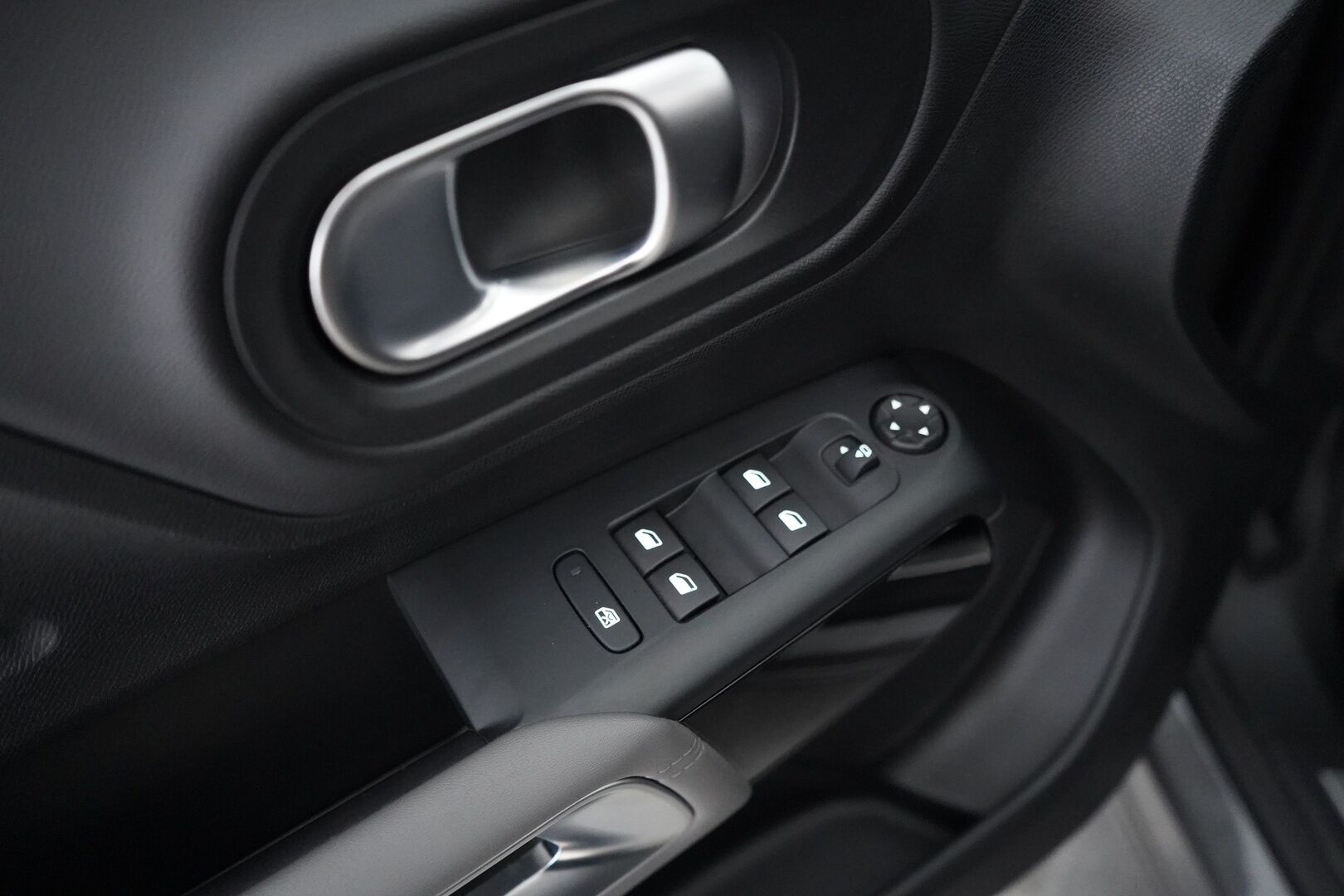 Citroen C5 Aircross 2022 PureTech 130 Comfort Selection EAT8  **360Kamera / Lämmitettävä tuulilasi /  Lohko / Vakkari / Alcantara / NAVI** - Merkkihuollettu / Kahdet renkaat alumiinivanteilla / Juuri katsastettu 