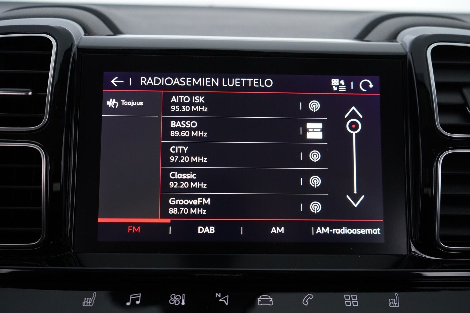 Citroen C5 Aircross 2022 PureTech 130 Comfort Selection EAT8  **360Kamera / Lämmitettävä tuulilasi /  Lohko / Vakkari / Alcantara / NAVI** - Merkkihuollettu / Kahdet renkaat alumiinivanteilla / Juuri katsastettu 