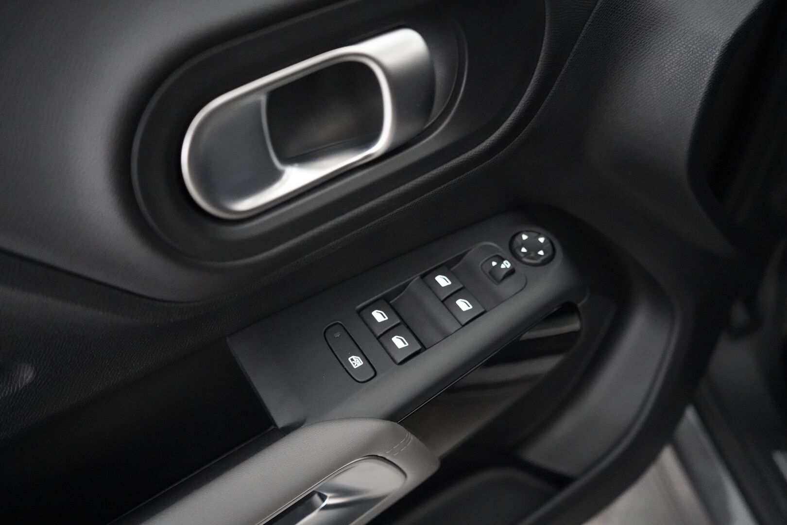 Citroen C5 Aircross 2022 PureTech 130 Comfort Selection EAT8  **360Kamera / Lämmitettävä tuulilasi /  Lohko / Vakkari / Alcantara / NAVI** - Merkkihuollettu / Kahdet renkaat alumiinivanteilla / Juuri katsastettu 