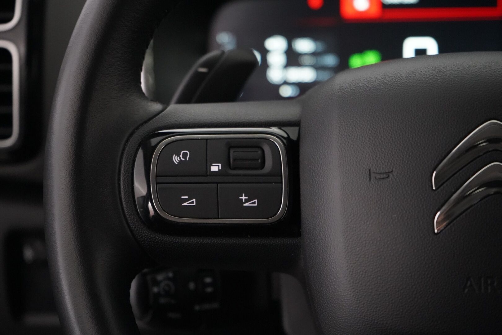 Citroen C5 Aircross 2022 PureTech 130 Comfort Selection EAT8  **360Kamera / Lämmitettävä tuulilasi /  Lohko / Vakkari / Alcantara / NAVI** - Merkkihuollettu / Kahdet renkaat alumiinivanteilla / Juuri katsastettu 