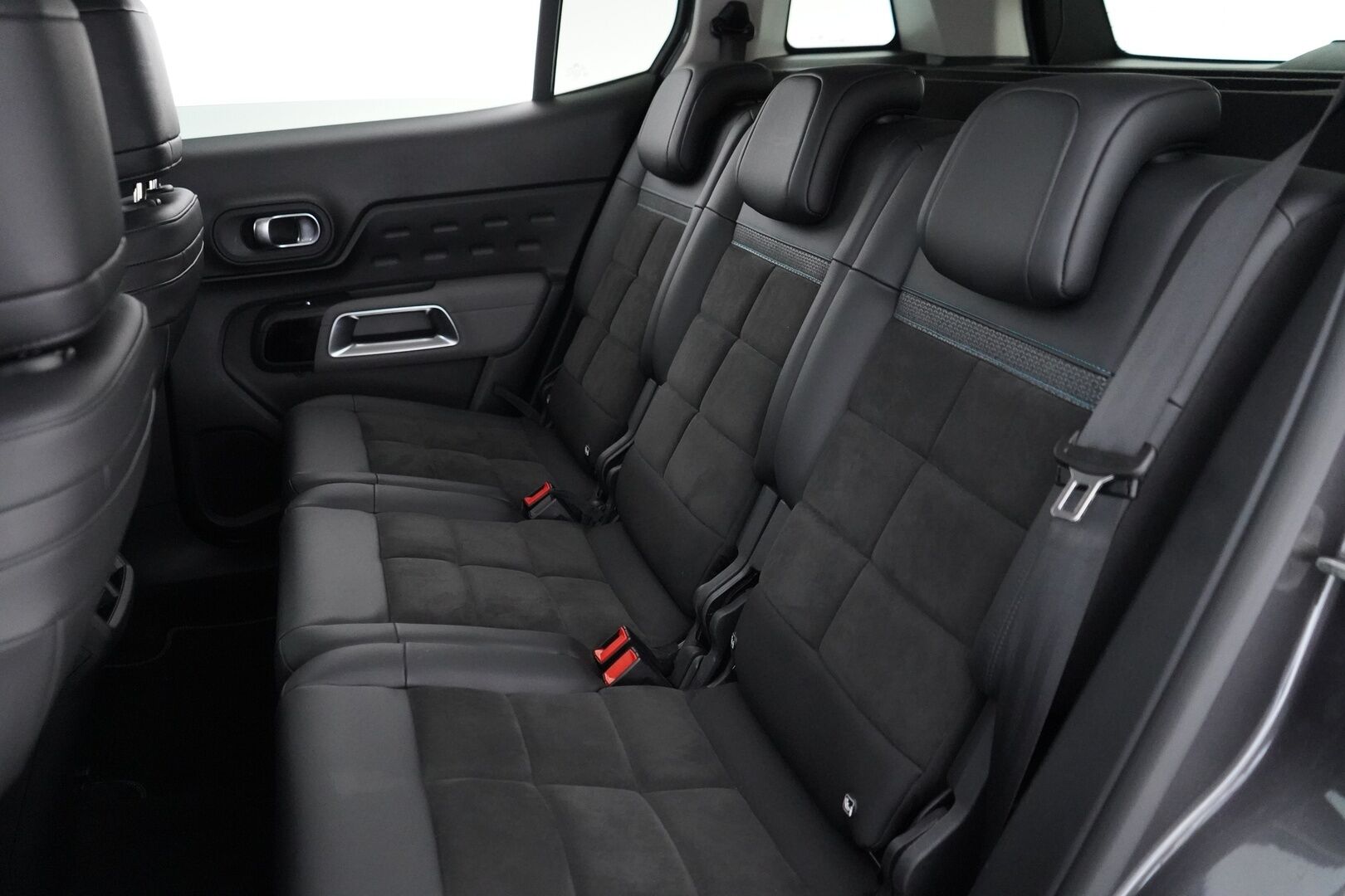 Citroen C5 Aircross 2022 PureTech 130 Comfort Selection EAT8  **360Kamera / Lämmitettävä tuulilasi /  Lohko / Vakkari / Alcantara / NAVI** - Merkkihuollettu / Kahdet renkaat alumiinivanteilla / Juuri katsastettu 