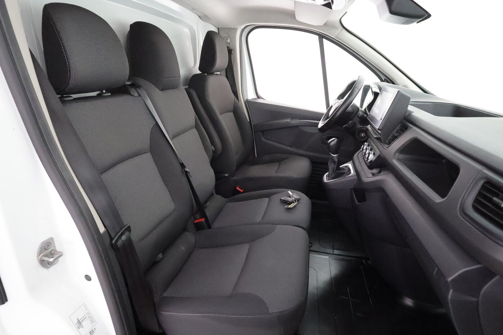 Renault Trafic 2022 Blue dCi 150 EDC-aut. L2H1 6,7m3 Nordic Edition * Webasto / Koukku / Vakkari / P.kamera / Navi / LED / ALV * - Suomi-auto / Kahdet renkaat aluvanteilla / Merkkihuollettu