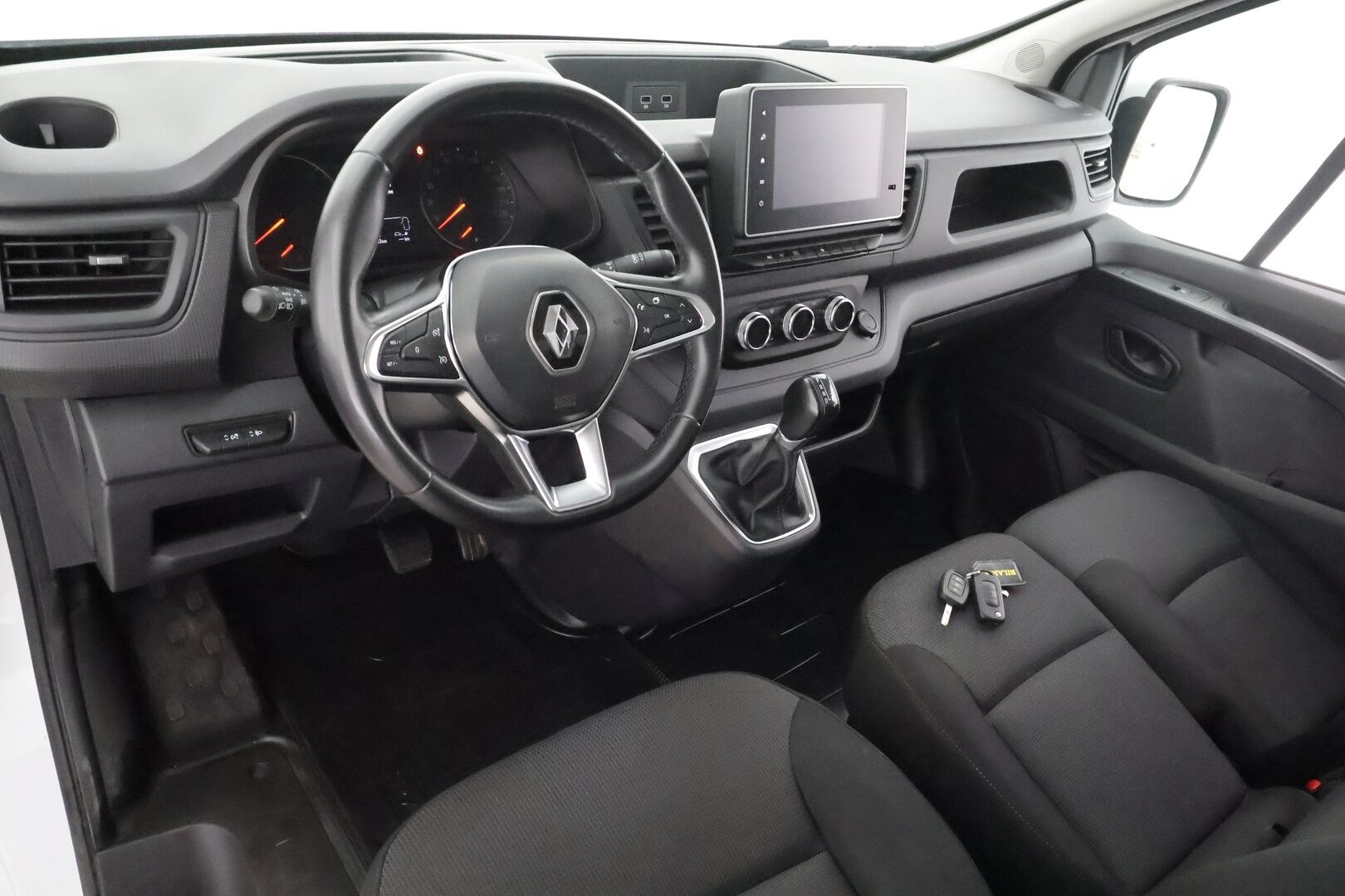 Renault Trafic 2022 Blue dCi 150 EDC-aut. L2H1 6,7m3 Nordic Edition * Webasto / Koukku / Vakkari / P.kamera / Navi / LED / ALV * - Suomi-auto / Kahdet renkaat aluvanteilla / Merkkihuollettu