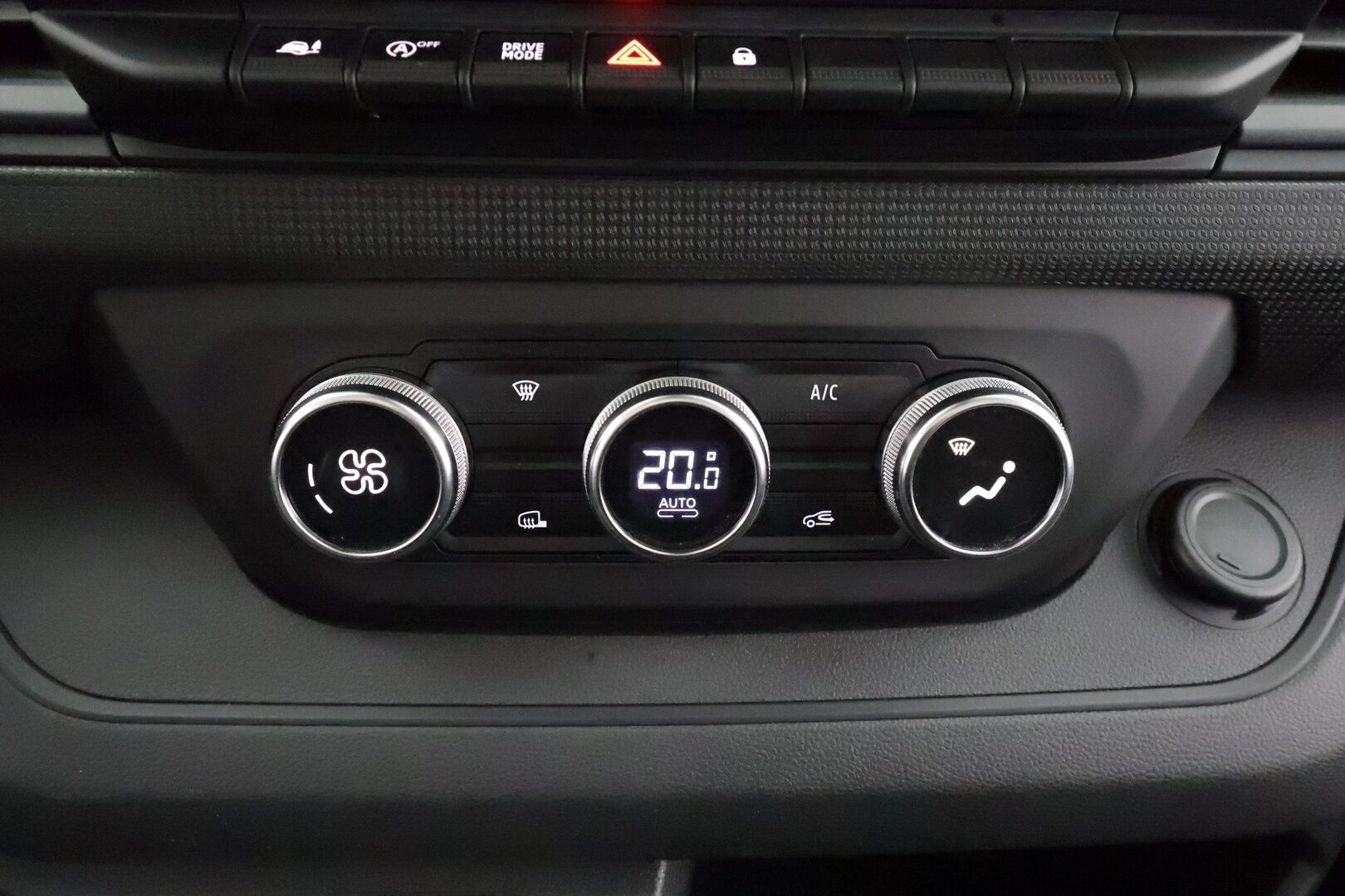 Renault Trafic 2022 Blue dCi 150 EDC-aut. L2H1 6,7m3 Nordic Edition * Webasto / Koukku / Vakkari / P.kamera / Navi / LED / ALV * - Suomi-auto / Kahdet renkaat aluvanteilla / Merkkihuollettu