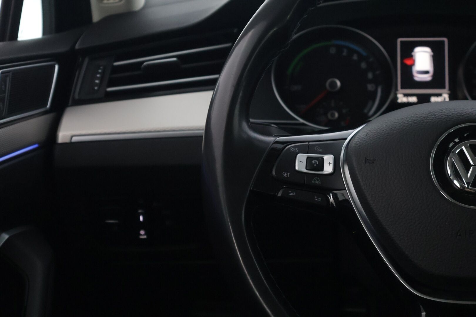 VOLKSWAGEN PASSAT 2016 13kwh,Variant GTE Plug-In Hybrid 160 kW DSG-aut - | Akku vaihdettu suurempaan 13kwh akkuun | SOH 99% | Adapt.vakkari | Vetokoukku | Webasto | Peruutuskamera |