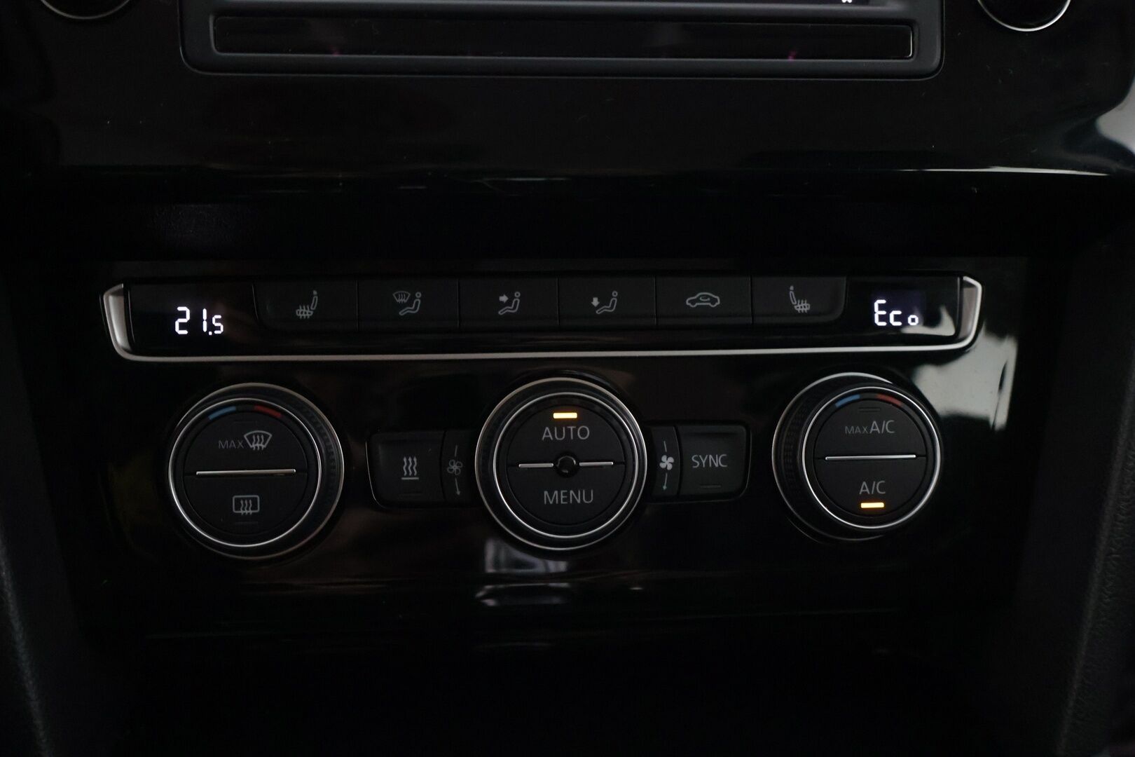 VOLKSWAGEN PASSAT 2016 13kwh,Variant GTE Plug-In Hybrid 160 kW DSG-aut *Adapt.vakkari / Vetokoukku / Webasto / Peruutuskamera* - * Akku vaihdettu suurempaan 13kwh akkuun, kuitit löytyy / jakopää vaihdettu 164tkm kohdalla 2022* - HULLUT AVAJAISHULINAT KORKOTARJOUS 3,29 %