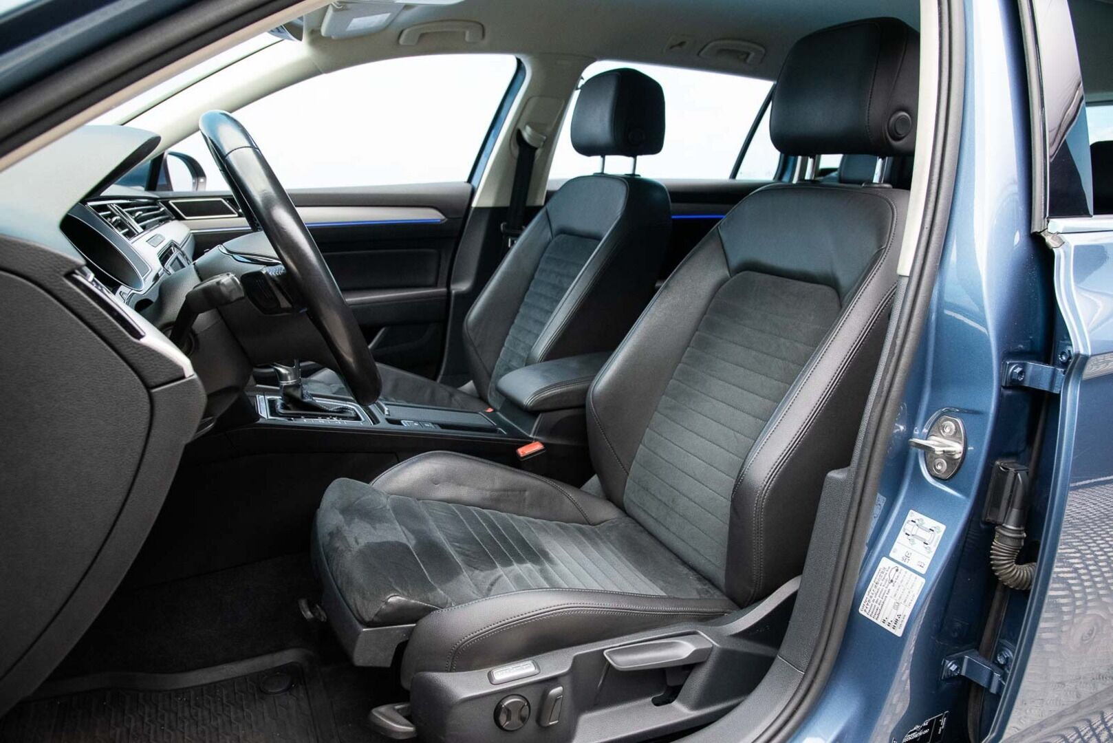 VOLKSWAGEN PASSAT 2016 13kwh,Variant GTE Plug-In Hybrid 160 kW DSG-aut *Vetokoukku / Webasto / Peruutuskamera* - * Akku vaihdettu suurempaan 13kwh akkuun, kuitit löytyy *