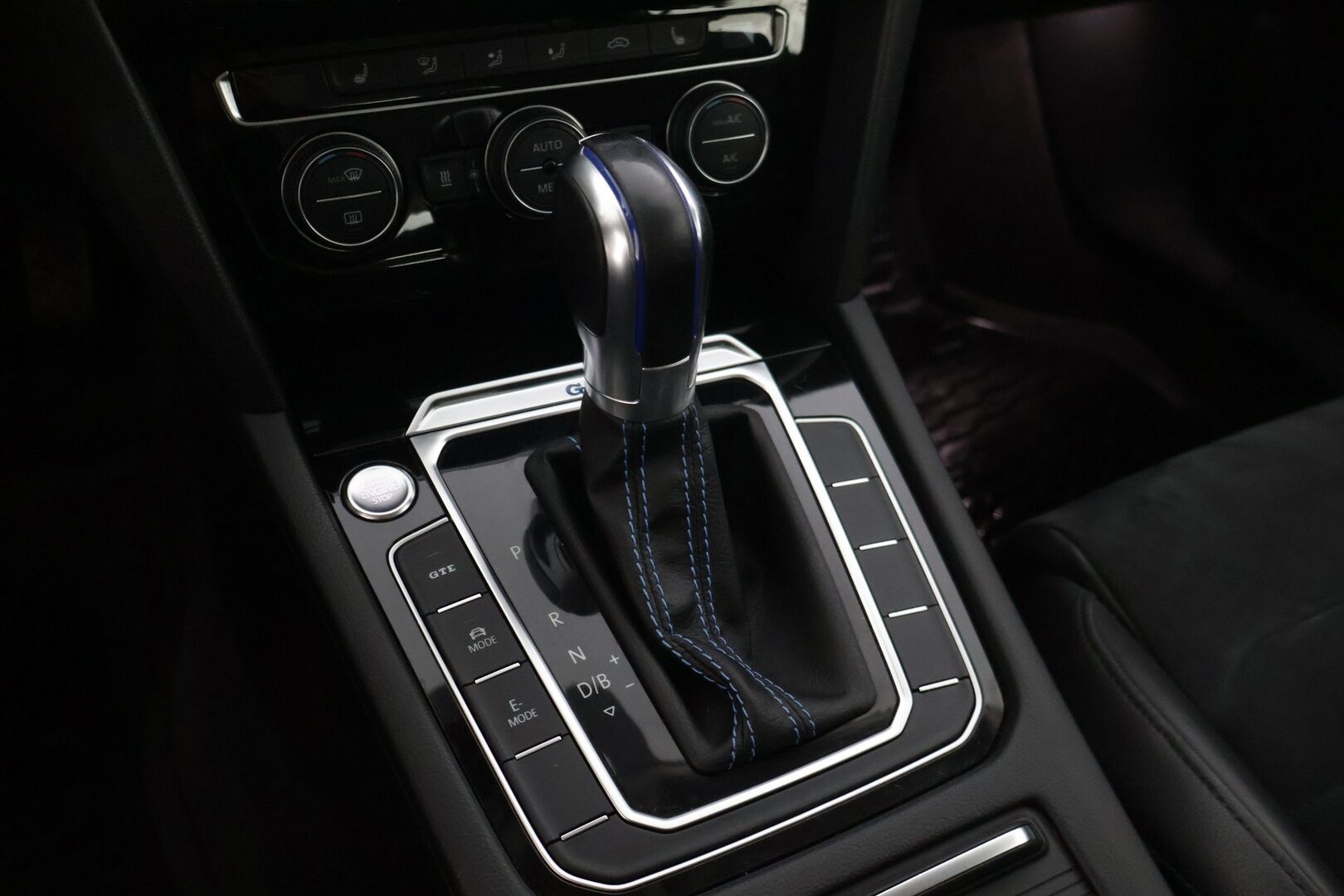 VOLKSWAGEN PASSAT 2016 13kwh,Variant GTE Plug-In Hybrid 160 kW DSG-aut - | Akku vaihdettu suurempaan 13kwh akkuun | SOH 99% | Adapt.vakkari | Vetokoukku | Webasto | Peruutuskamera |