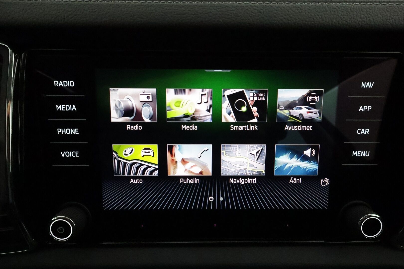 Skoda Kodiaq 2022 1.5 TSI ACT Ambition DSG **Adapt.Vakkari / LED-valot / P.Tutkat / Digimittaristo / Apple&Android / KeylessGO** - 3,99 % KORKOTARJOUS TÄHÄN AUTOON 31.8. ASTI! - 2-Omisteinen Suomi-auto / Kahdet Renkaat / Merkkihuollettu!