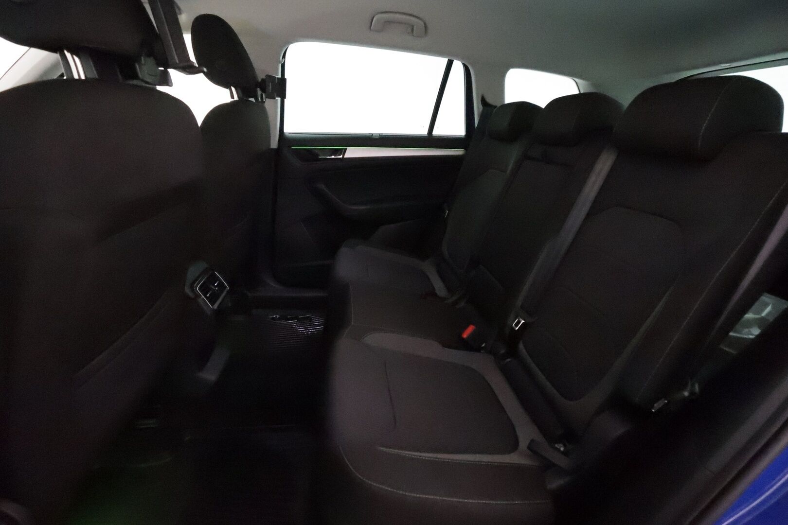 Skoda Kodiaq 2022 1.5 TSI ACT Ambition DSG **Adapt.Vakkari / LED-valot / P.Tutkat / Digimittaristo / Apple&Android / KeylessGO** - 3,99 % KORKOTARJOUS TÄHÄN AUTOON 31.8. ASTI! - 2-Omisteinen Suomi-auto / Kahdet Renkaat / Merkkihuollettu!