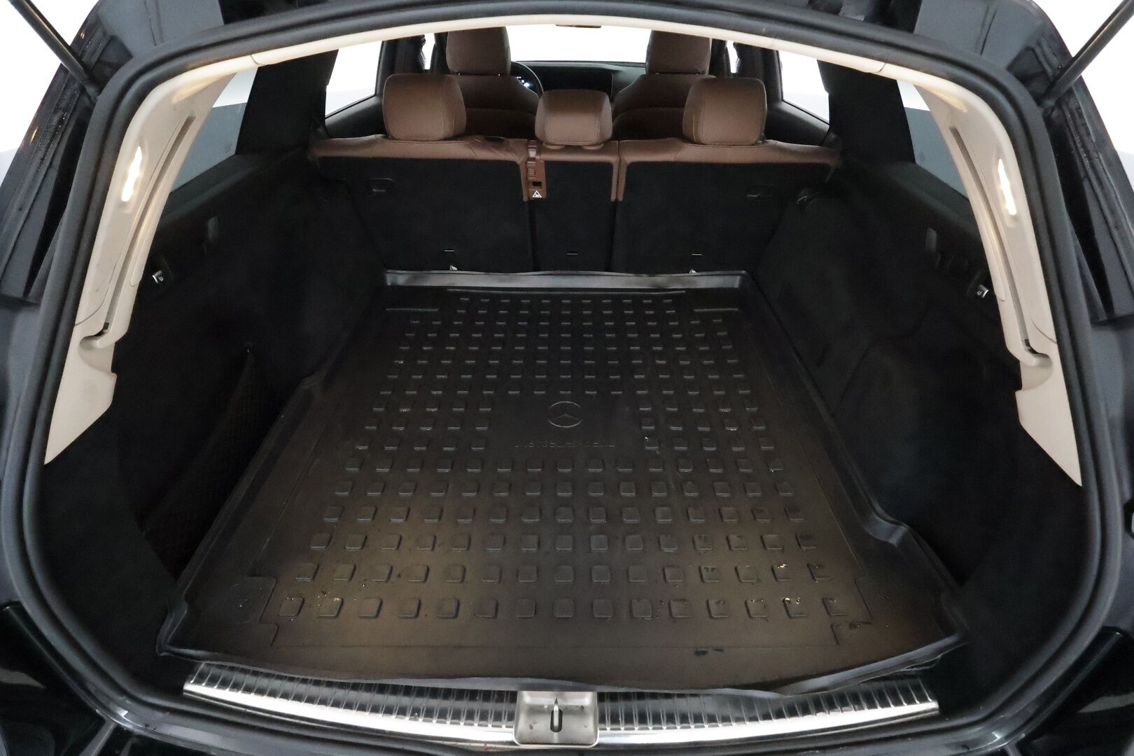 Mercedes-Benz E 2022 200 d T A Business Avantgarde *Burmester / Muistipenkit / Vakkari / Multibeam / 360° / Widescreen / KeylessGo* - Suomi-auto / Kahdet renkaat aluvanteilla