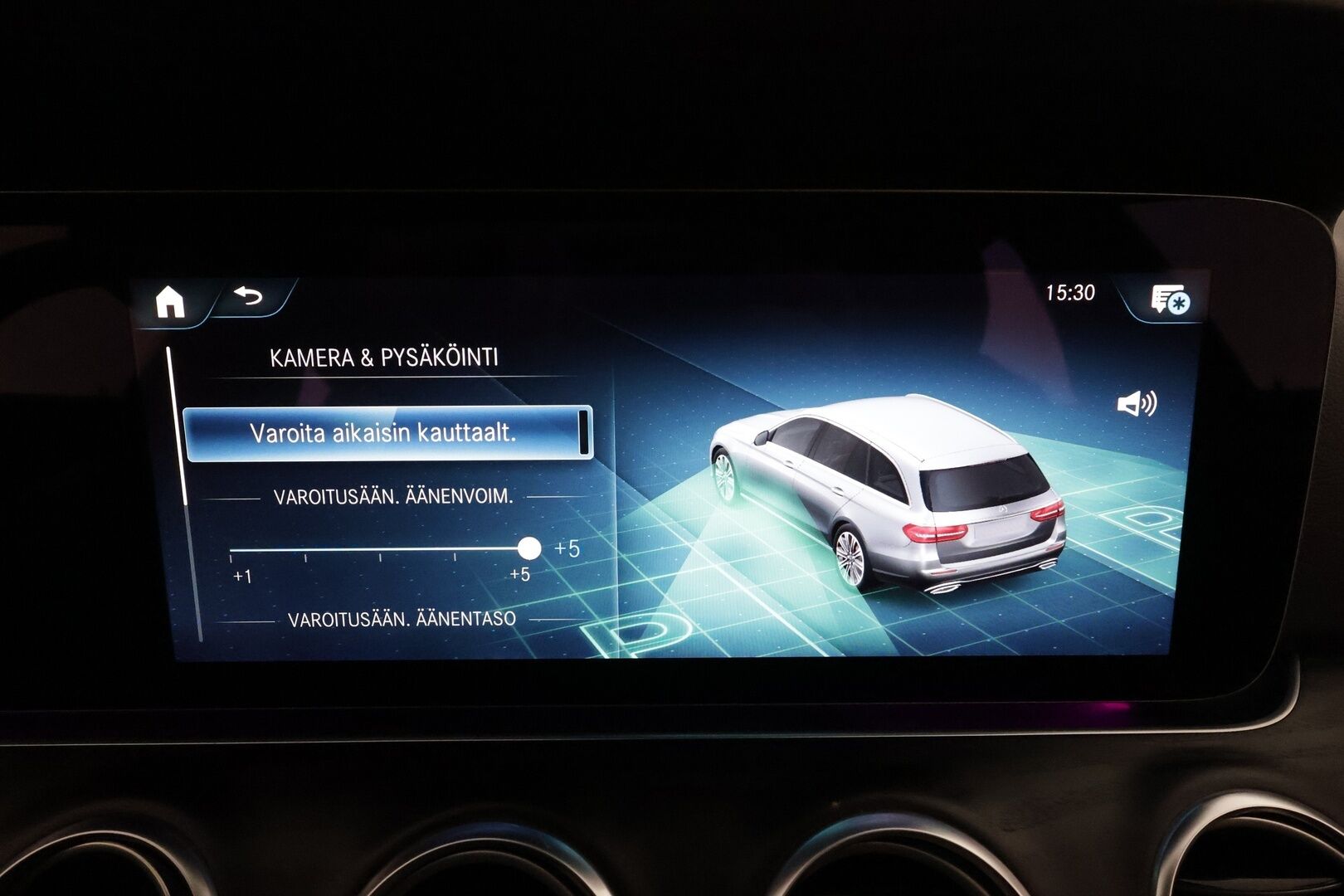 Mercedes-Benz E 2022 200 d T A Business Avantgarde *Burmester / Muistipenkit / Vakkari / Multibeam / 360° / Widescreen / KeylessGo* - Suomi-auto / Kahdet renkaat aluvanteilla