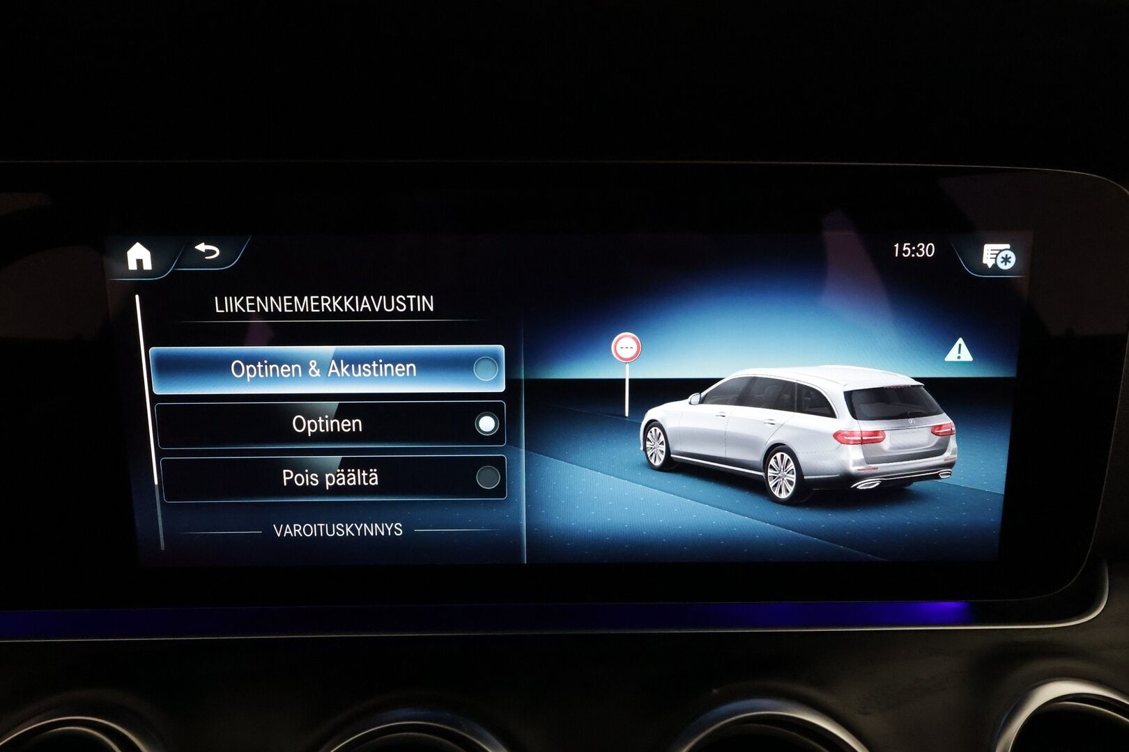 Mercedes-Benz E 2022 200 d T A Business Avantgarde *Burmester / Muistipenkit / Vakkari / Multibeam / 360° / Widescreen / KeylessGo* - Suomi-auto / Kahdet renkaat aluvanteilla