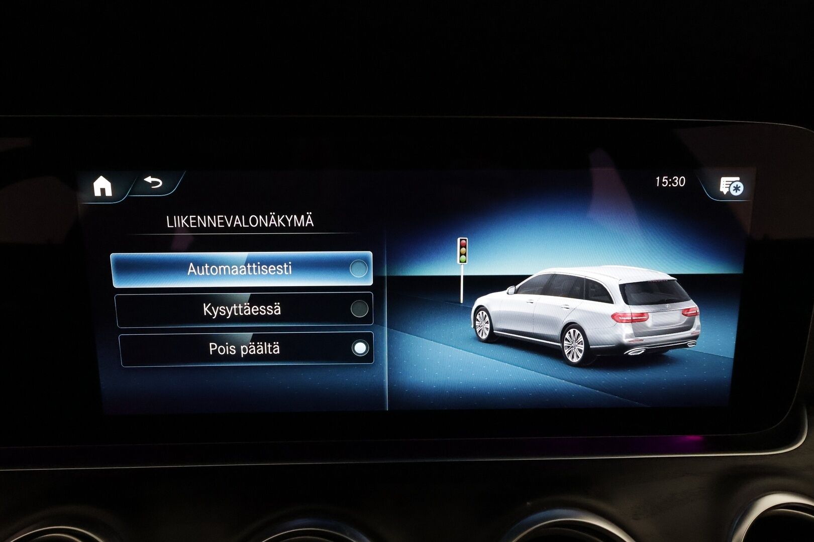 Mercedes-Benz E 2022 200 d T A Business Avantgarde *Burmester / Muistipenkit / Vakkari / Multibeam / 360° / Widescreen / KeylessGo* - Suomi-auto / Kahdet renkaat aluvanteilla
