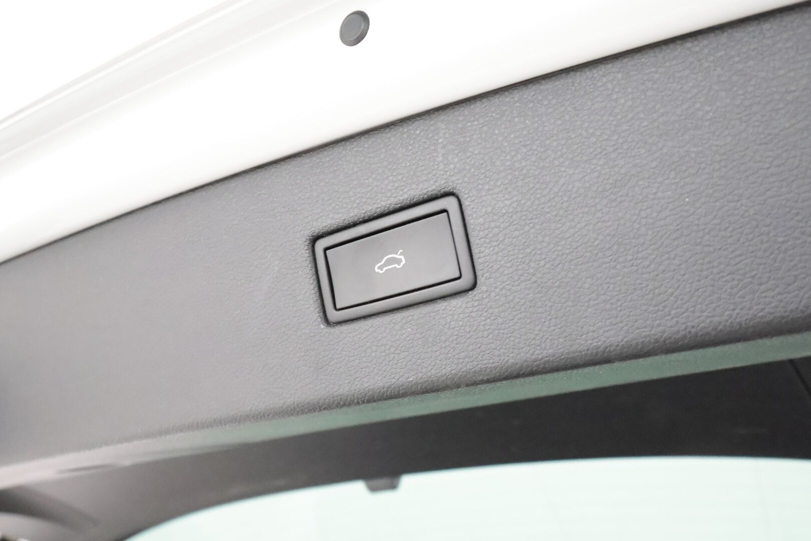 Volkswagen Tiguan 2022 Comfort 2,0 TDI SCR 110 kW DSG **Webasto / Koukku / Adapt.Vakkari / LED-valot / P.Tutkat / Sporttipenkit / Kaistavahti** - 1-om Suomi-auto / Kahdet Renkaat