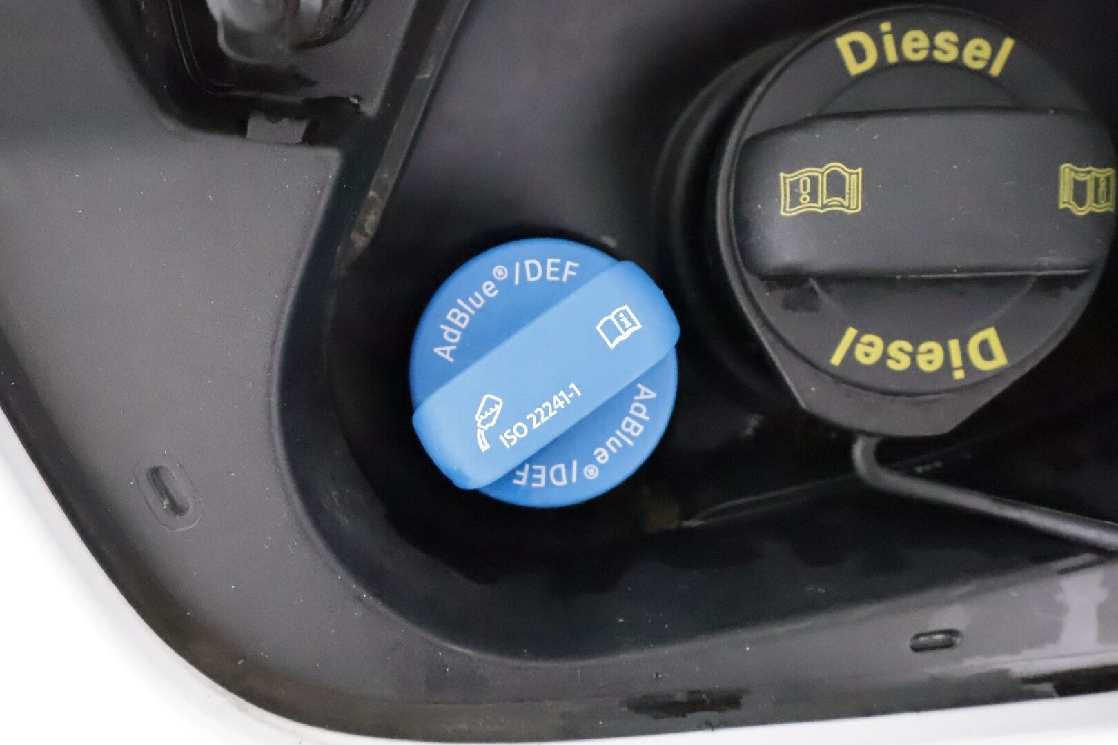 Volkswagen Tiguan 2022 Comfort 2,0 TDI SCR 110 kW DSG **Webasto / Koukku / Adapt.Vakkari / LED-valot / P.Tutkat / Sporttipenkit / Kaistavahti** - 1-om Suomi-auto / Kahdet Renkaat