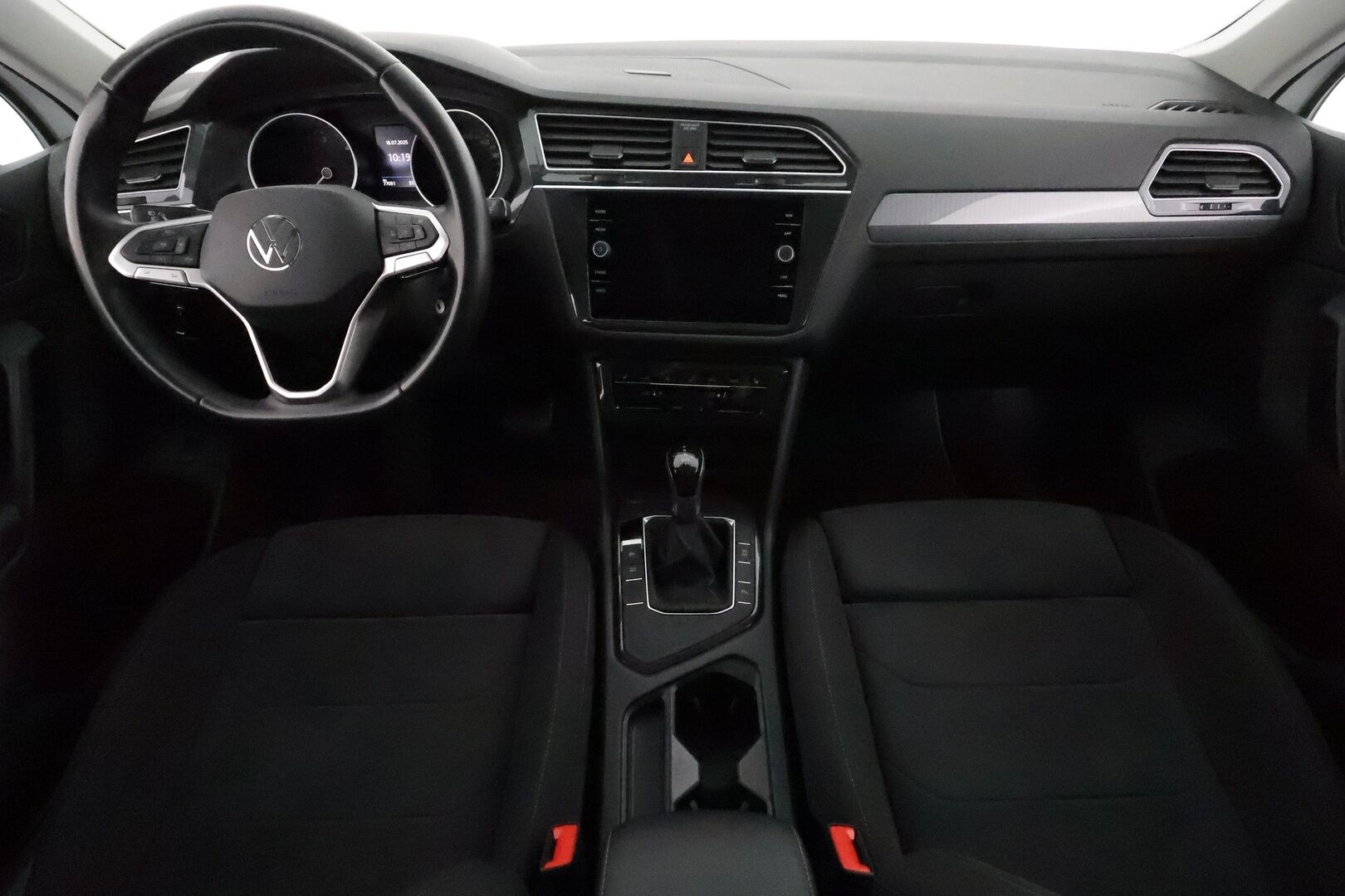 Volkswagen Tiguan 2022 Comfort 2,0 TDI SCR 110 kW DSG **Webasto / Koukku / Adapt.Vakkari / LED-valot / P.Tutkat / Sporttipenkit / Kaistavahti** - 1-om Suomi-auto / Kahdet Renkaat