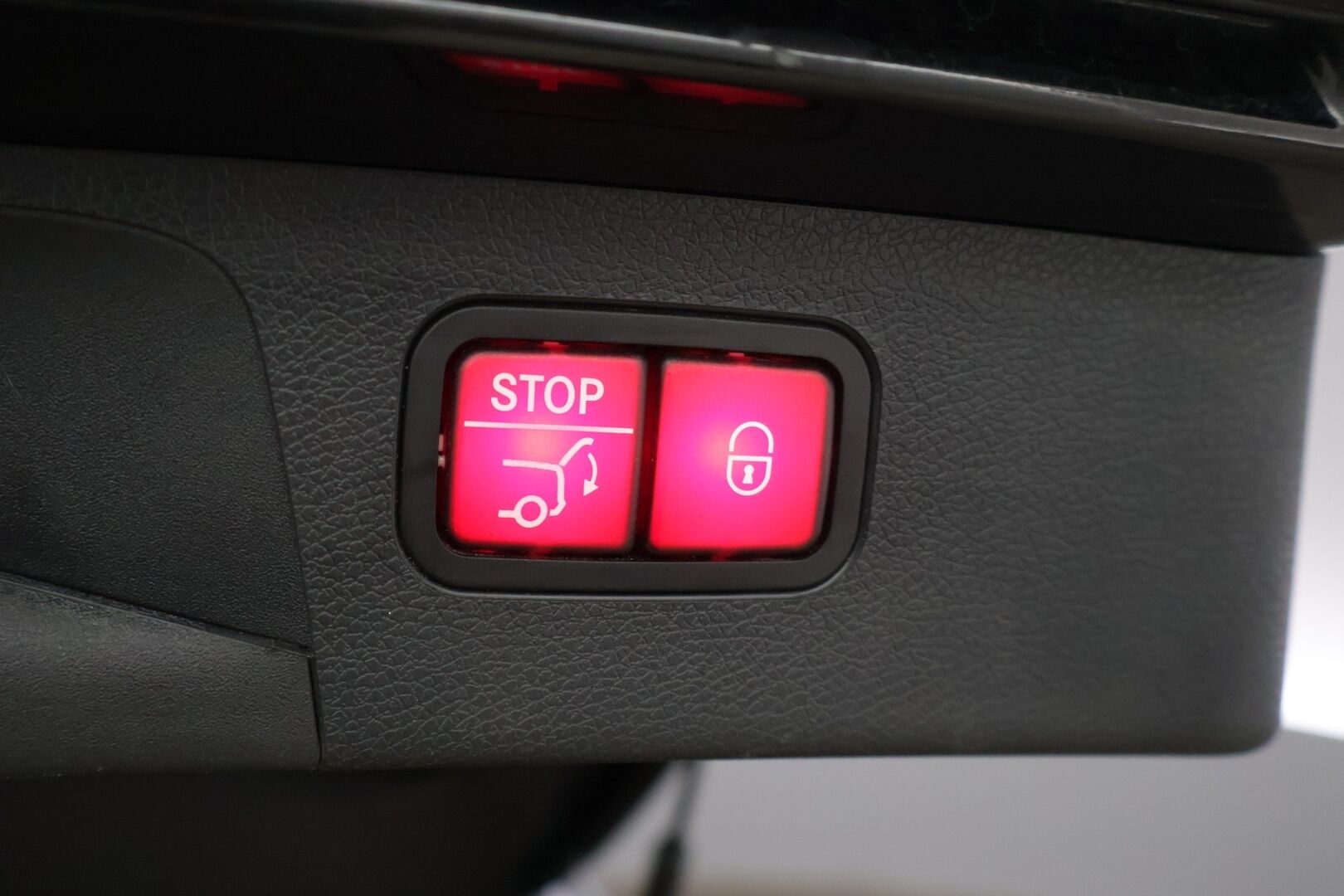 Mercedes-Benz E 2021 300 de T A Business AMG EQ Power *Vakkari / 360-kamera / Vetokoukku / Puolinahkasisusta / Keylessgo * - * Akku kuntotarkastettu SOH 90,7% / ALV-vähennyskelpoinen * - HULLUT AVAJAISHULINAT KORKOTARJOUS 3,29 %