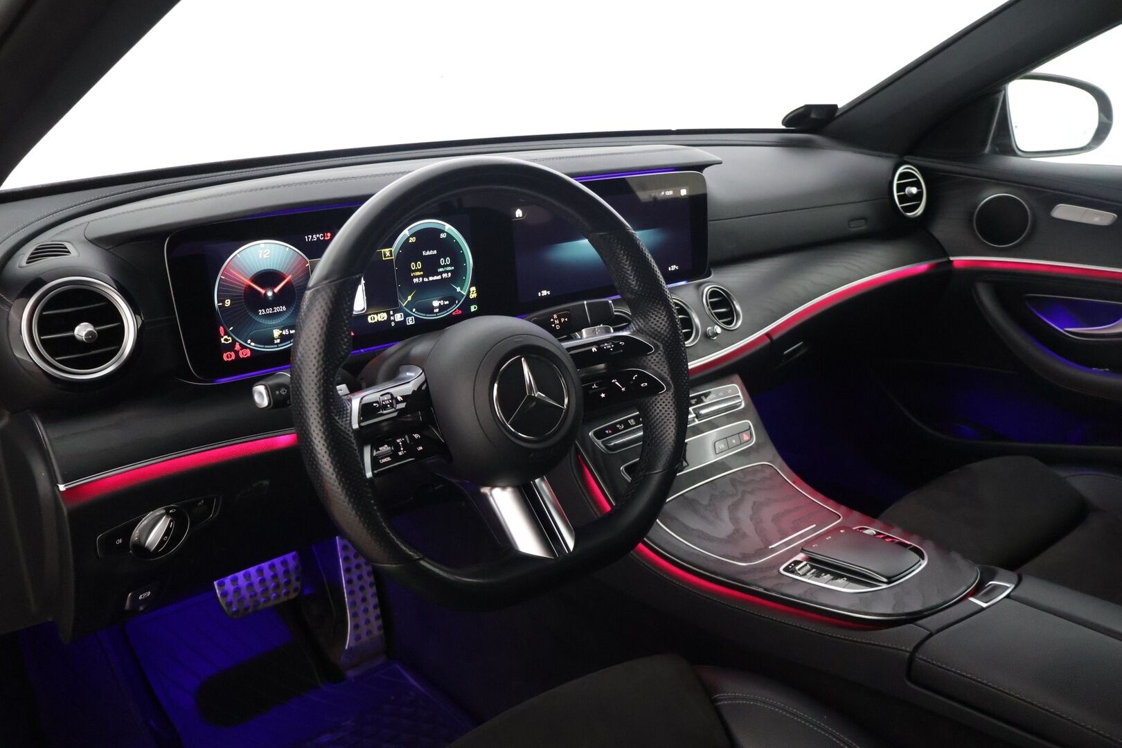 Mercedes-Benz E 2021 300 de T A Business AMG EQ Power *Vakkari / 360-kamera / Vetokoukku / Puolinahkasisusta / Keylessgo * - * Akku kuntotarkastettu SOH 90,7% / ALV-vähennyskelpoinen * - HULLUT AVAJAISHULINAT KORKOTARJOUS 3,29 %