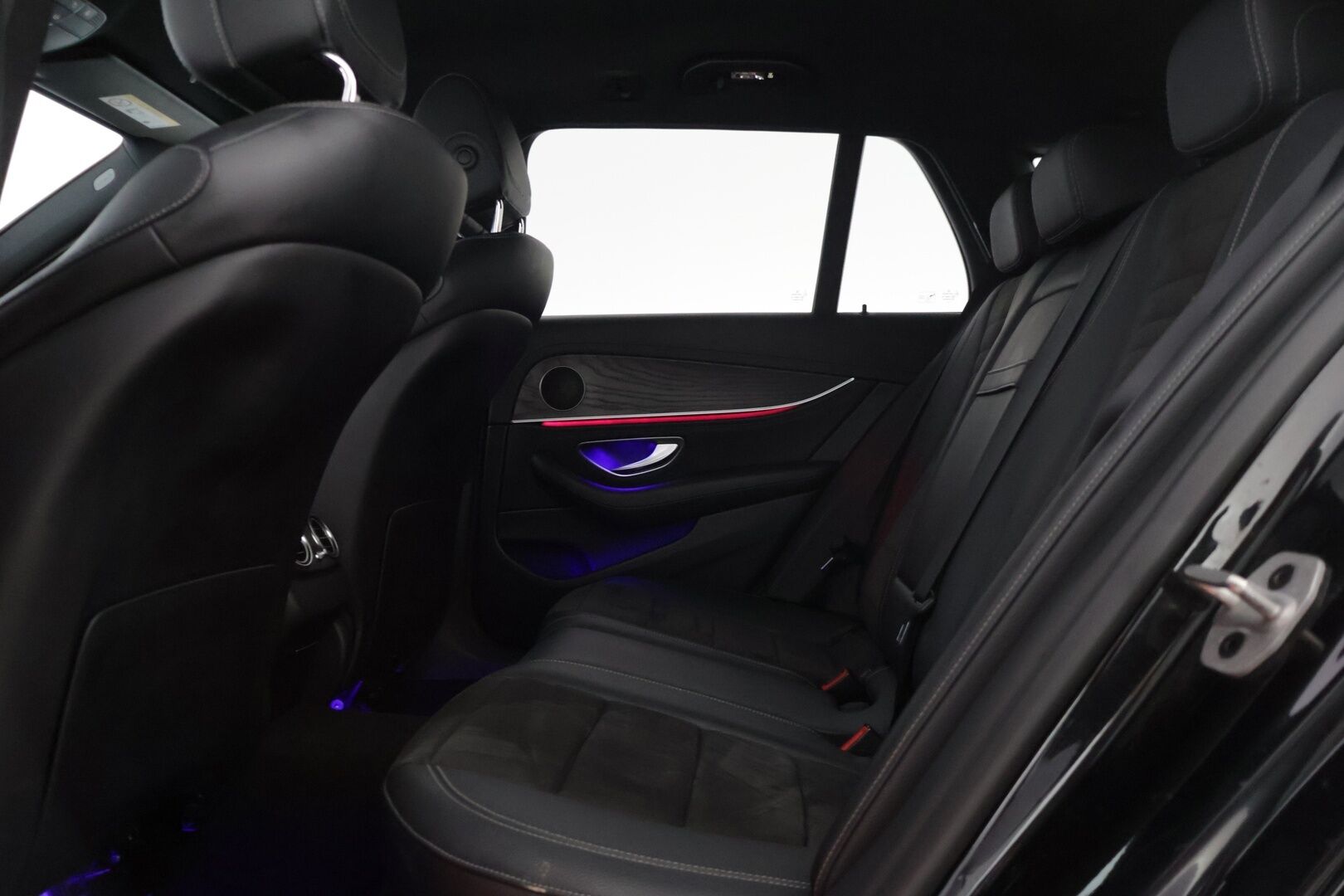 Mercedes-Benz E 2021 300 de T A Business AMG EQ Power *Vakkari / 360-kamera / Vetokoukku / Puolinahkasisusta / Keylessgo * - * Akku kuntotarkastettu SOH 90,7% / ALV-vähennyskelpoinen * - HULLUT AVAJAISHULINAT KORKOTARJOUS 3,29 %