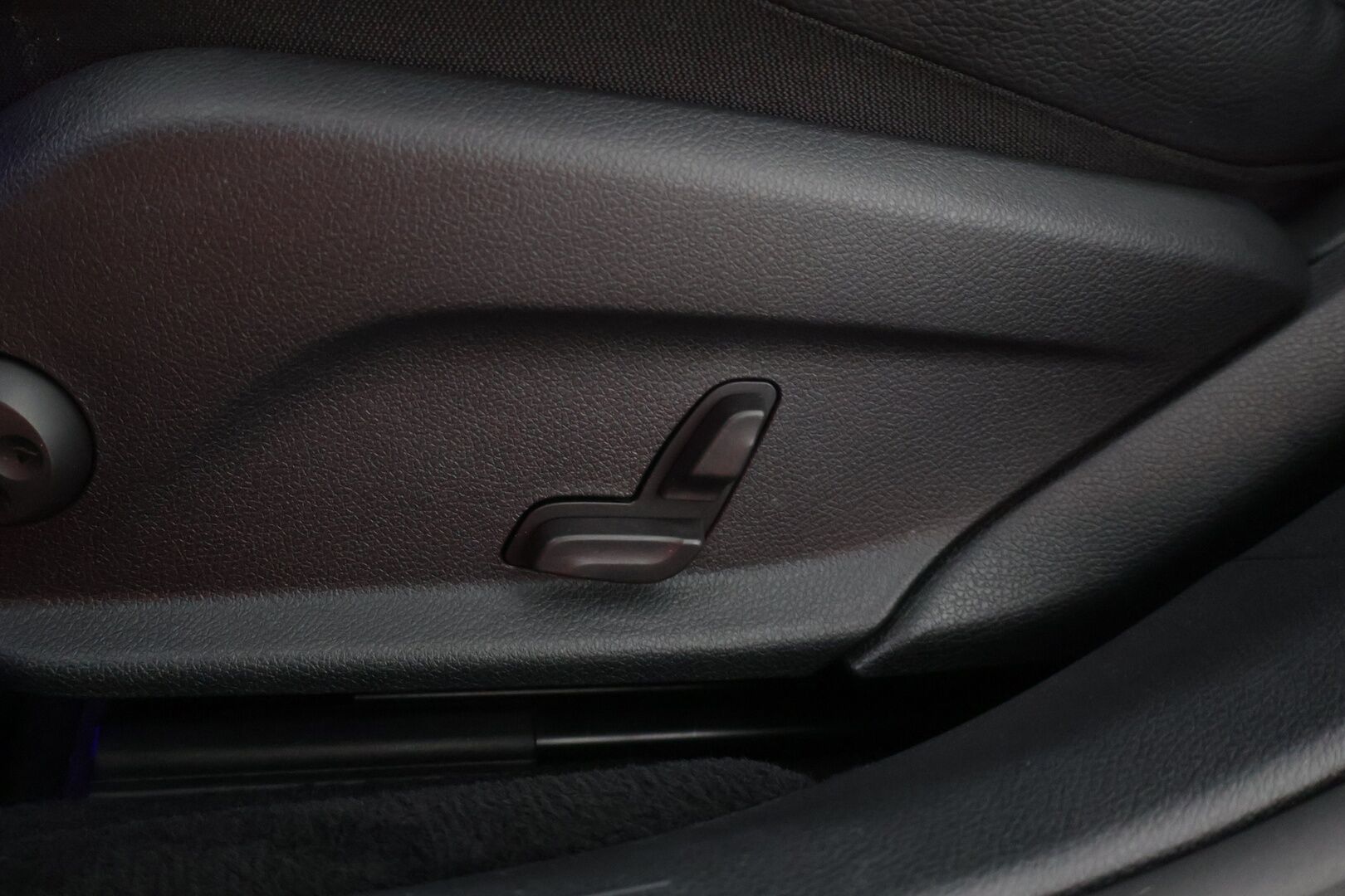 Mercedes-Benz E 2021 300 de T A Business AMG EQ Power *Vakkari / 360-kamera / Vetokoukku / Puolinahkasisusta / Keylessgo * - * Akku kuntotarkastettu SOH 90,7% / ALV-vähennyskelpoinen * - HULLUT AVAJAISHULINAT KORKOTARJOUS 3,29 %