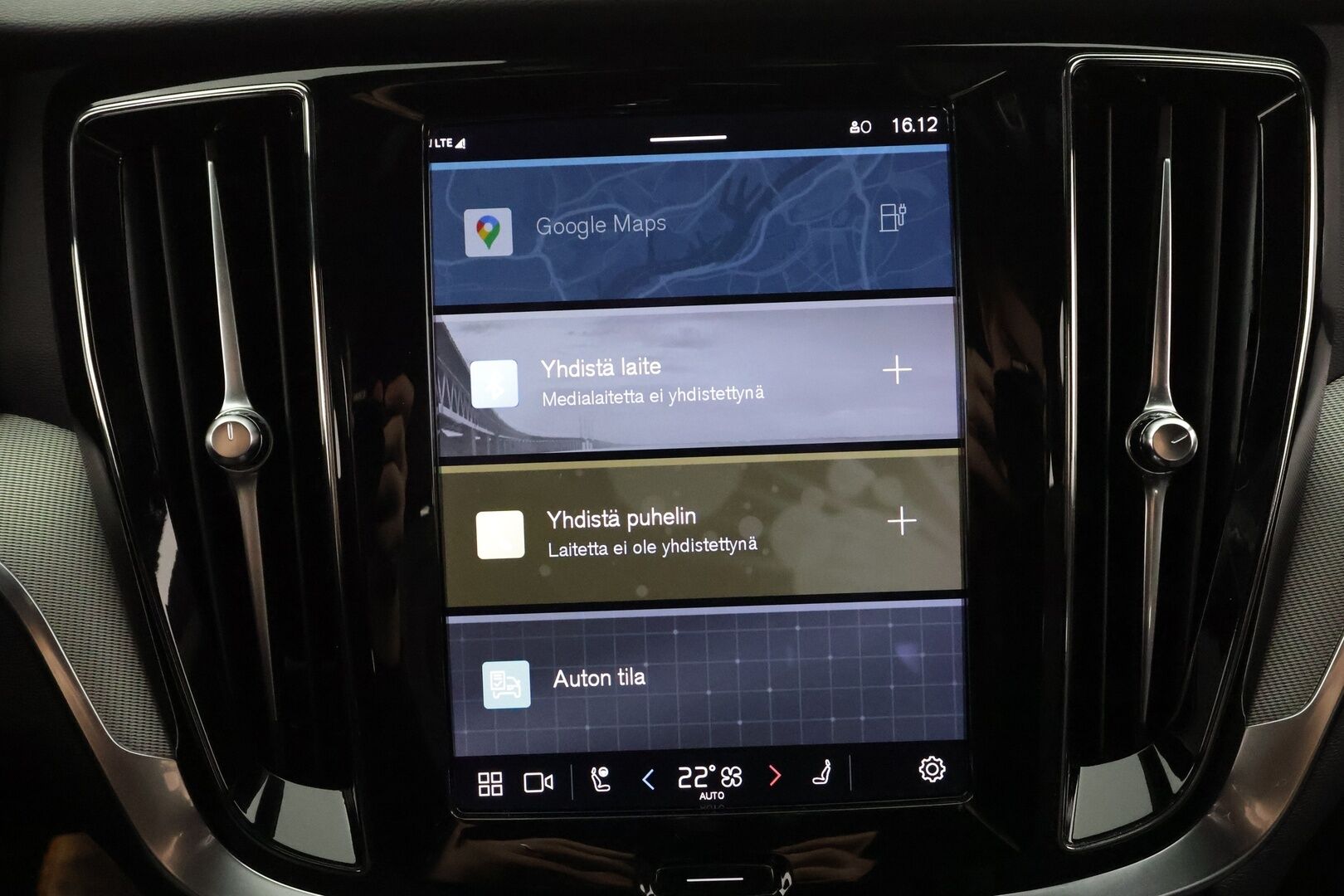 Volvo V60 2023 T6 AWD Long Range Plus Dark * Adapt.vakari / Muistipenkit / P.kamera / Navi / Keyless / Apple&Android * - 1-om. Suomi-auto / Merkkihuollettu / Akku kuntotarkastettu SoH 95,2% - HULLU BLACKWEEK KORKOTARJOUS 2,49%