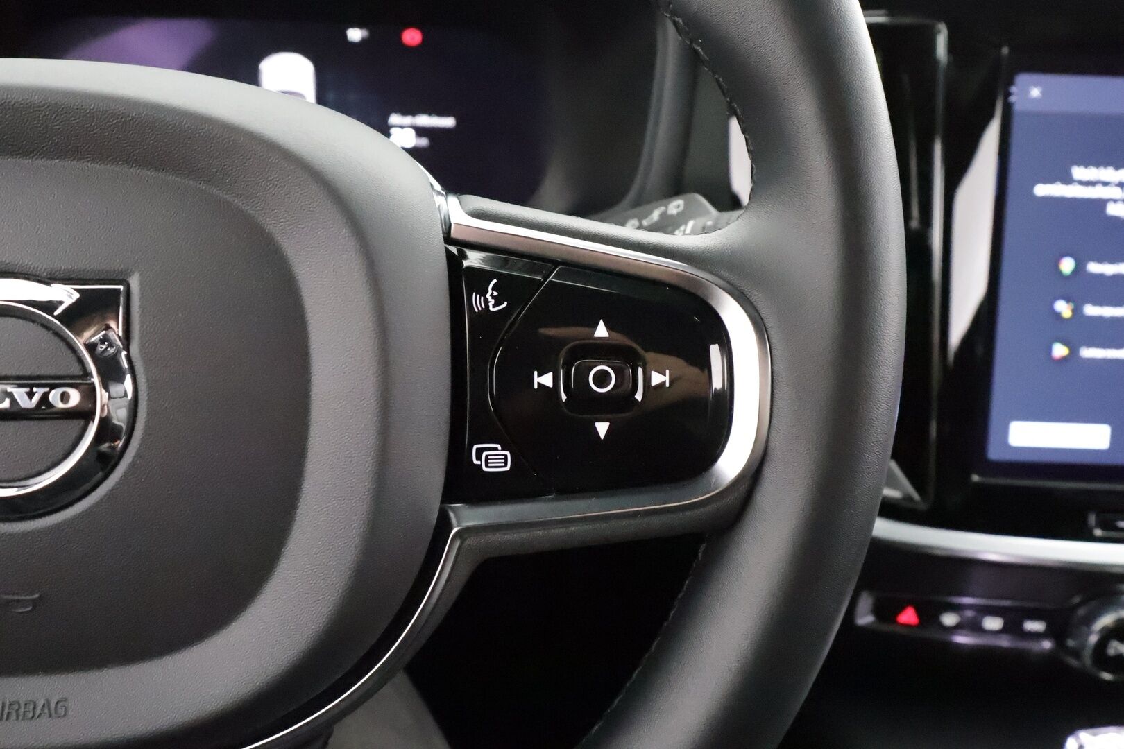 Volvo V60 2023 T6 AWD Long Range Plus Dark * Adapt.vakari / Muistipenkit / P.kamera / Navi / Keyless / Apple&Android * - 1-om. Suomi-auto / Merkkihuollettu / Akku kuntotarkastettu SoH 95,2% - HULLUT AVAJAISHULINAT KORKOTARJOUS 3,29 %