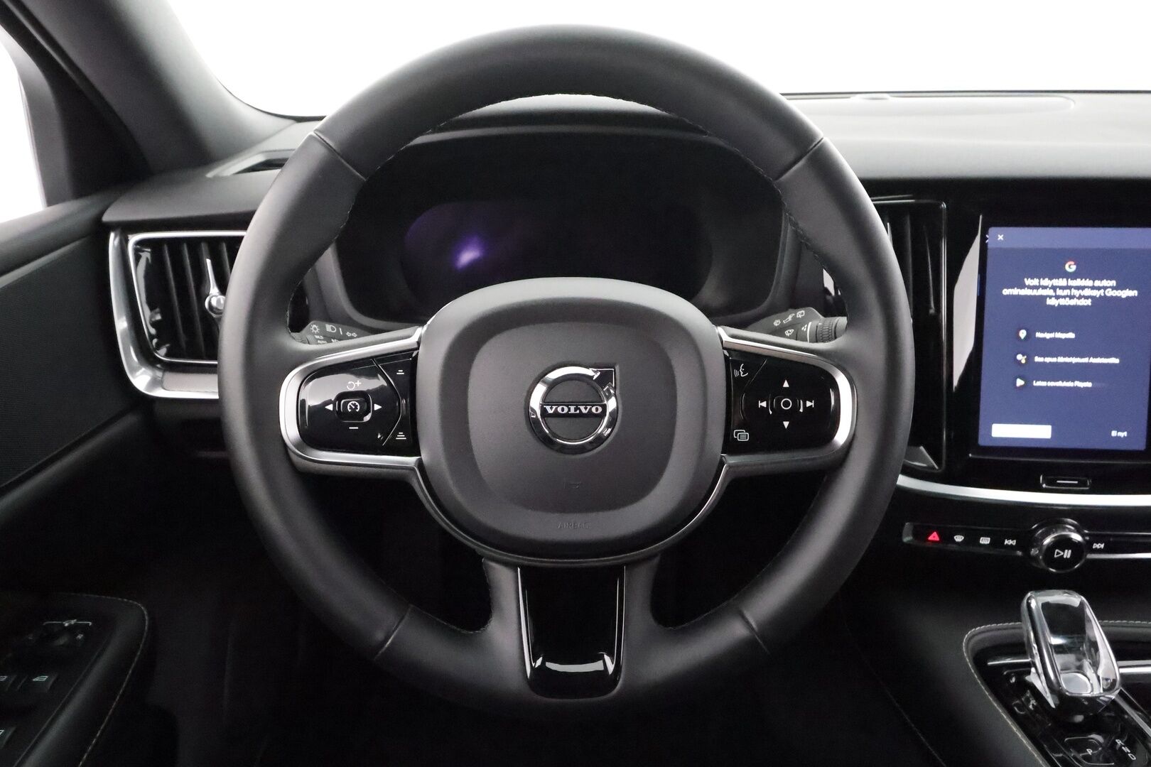 Volvo V60 2023 T6 AWD Long Range Plus Dark * Adapt.vakari / Muistipenkit / P.kamera / Navi / Keyless / Apple&Android * - 1-om. Suomi-auto / Merkkihuollettu / Akku kuntotarkastettu SoH 95,2% - HULLUT AVAJAISHULINAT KORKOTARJOUS 3,29 %