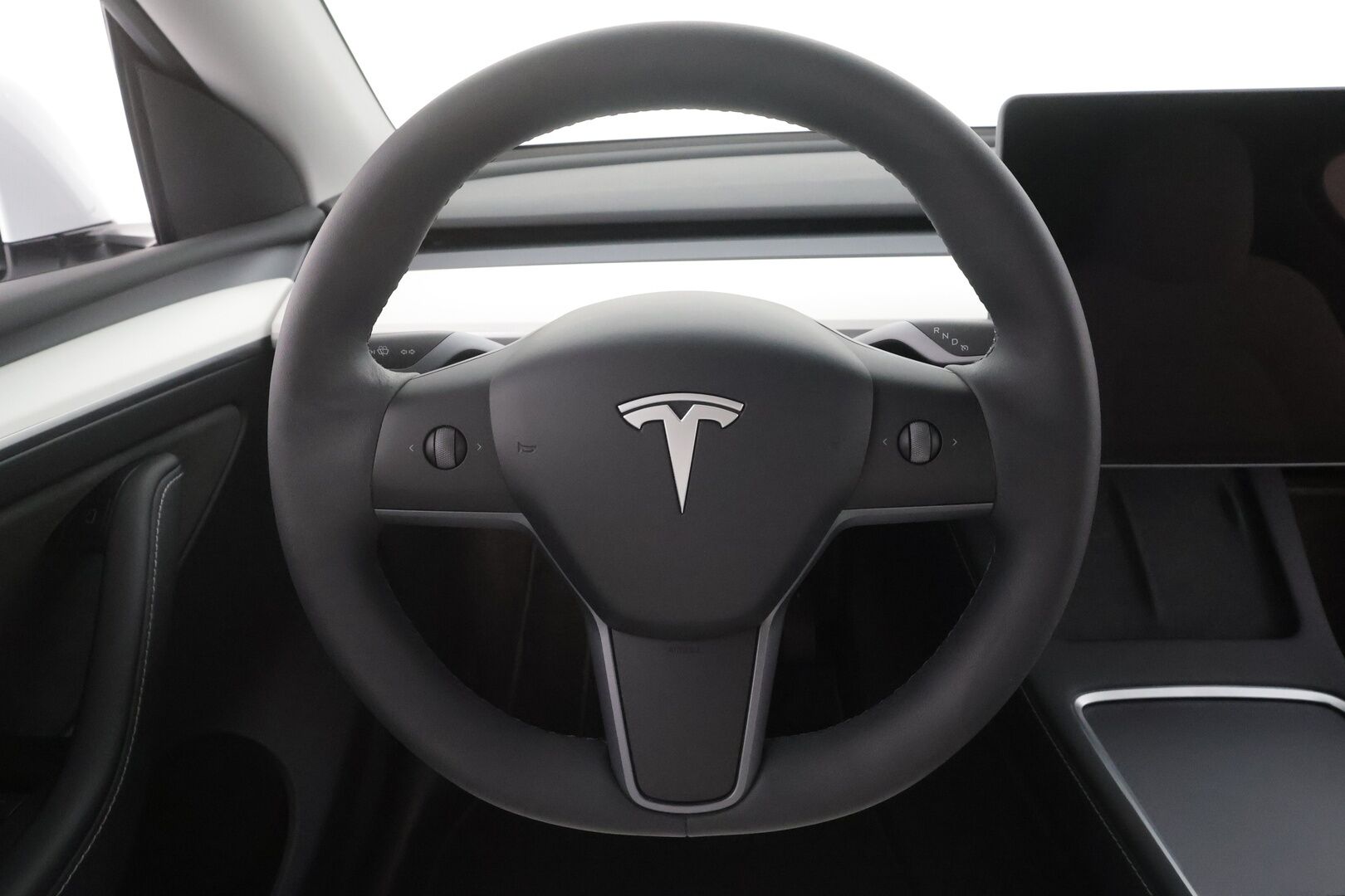 Tesla Model Y 2023 Long Range - | ACC | ILP | Koukku | Valkoiset nahat | Ryzen | Premium Audio | Lasikatto | Muistipenkki | P.kamera ja tutkat | 1-om suomiauto | 2x alut |