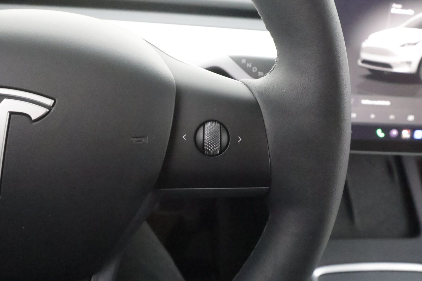Tesla Model Y 2023 Long Range - | ACC | ILP | Koukku | Valkoiset nahat | Ryzen | Premium Audio | Lasikatto | Muistipenkki | P.kamera ja tutkat | 1-om suomiauto | 2x alut |