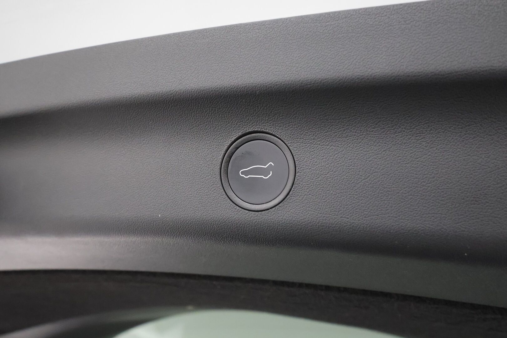 Tesla Model Y 2023 Long Range - | ACC | ILP | Koukku | Valkoiset nahat | Ryzen | Premium Audio | Lasikatto | Muistipenkki | P.kamera ja tutkat | 1-om suomiauto | 2x alut |