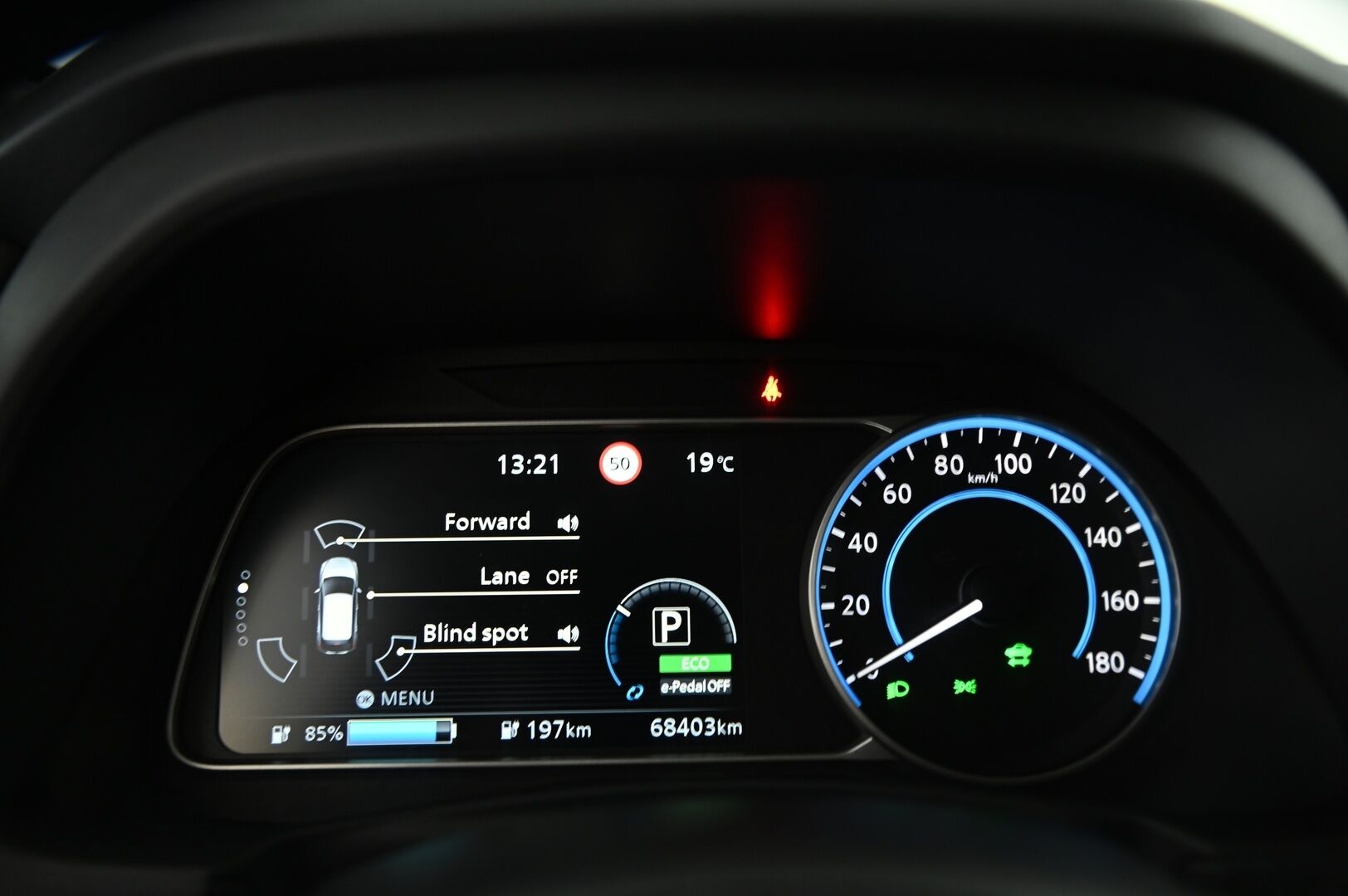 Nissan Leaf 2023 40 KWh N-Connecta * ILP / 360-Kamera / ACC / Kaukovaloautomatiikka / BLIS / KeylessGo* - 1-Omisteinen Suomi-auto / Merkkiliikkeen huoltohistoria!
