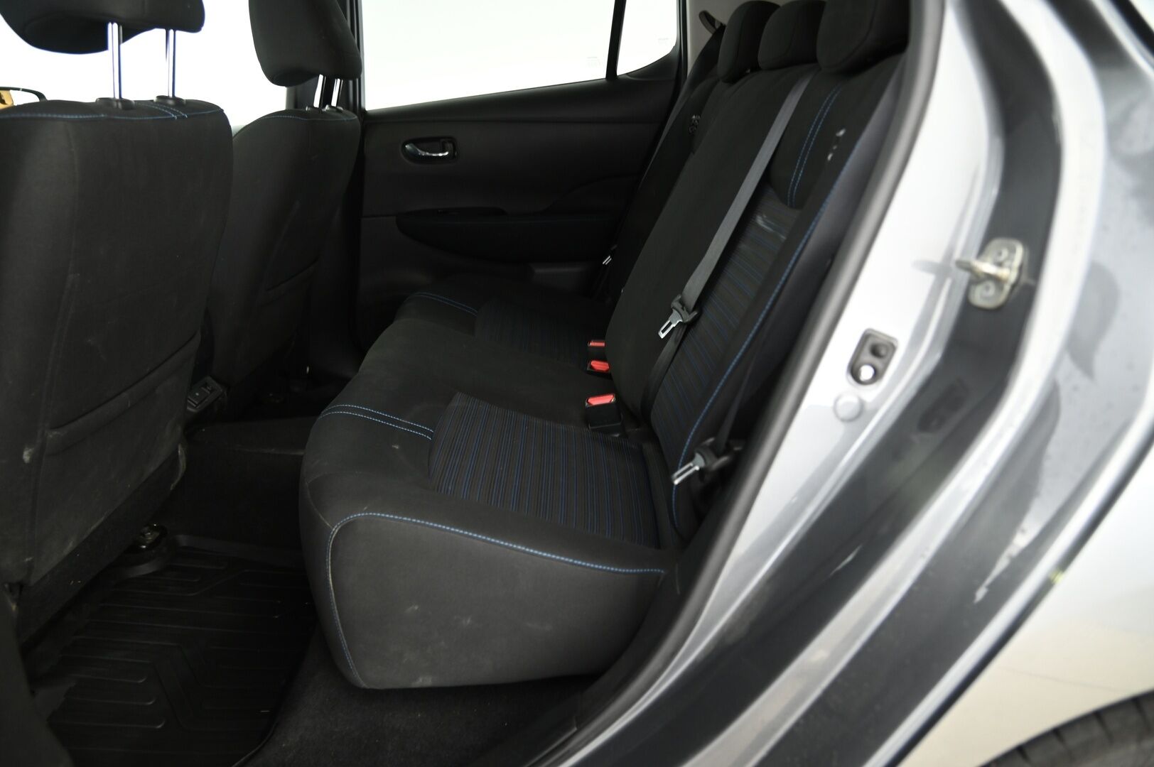 Nissan Leaf 2023 40 KWh N-Connecta * ILP / 360-Kamera / ACC / Kaukovaloautomatiikka / BLIS / KeylessGo* - 1-Omisteinen Suomi-auto / Merkkiliikkeen huoltohistoria!