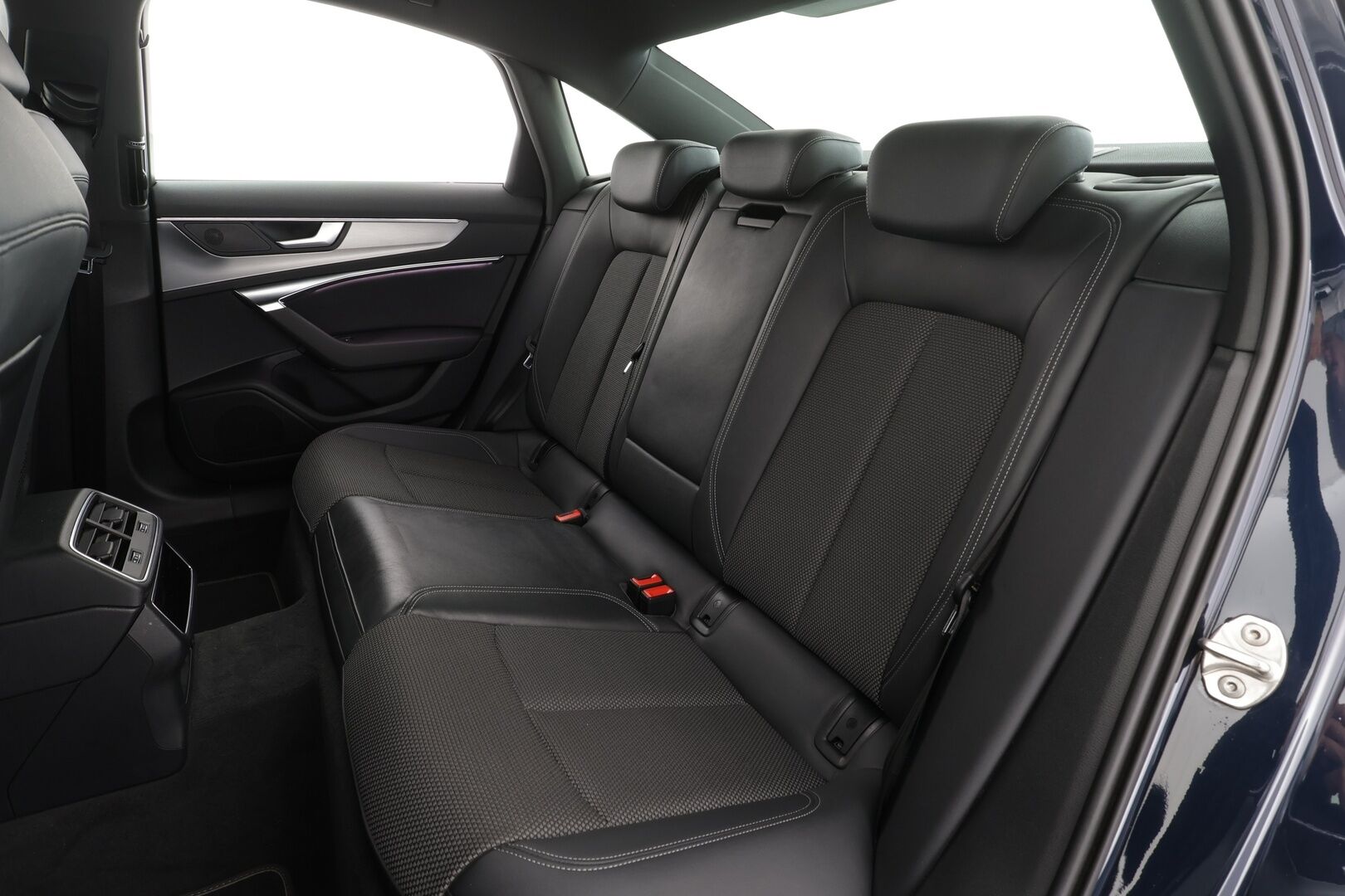 Audi A6 2023 Business Sport 50 TFSI e quattro S-Line * Vakkari / P.kamera / Matrix LED / Navi / Sporttipenkit / Koukku * - 1.Om Suomi-auto / Kahdet renkaat aluvanteilla / Merkkihuollettu - Osta nyt, maksa vasta ensi vuonna