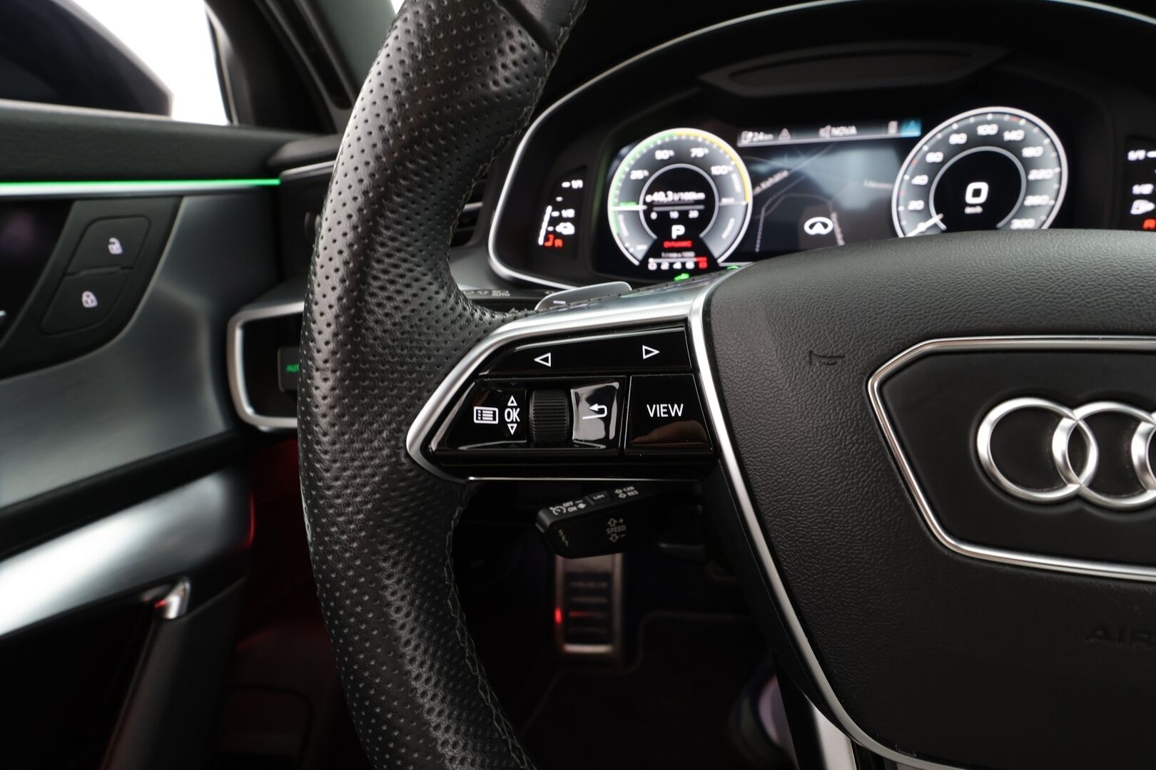 Audi A6 2023 Business Sport 50 TFSI e quattro S-Line * Vakkari / P.kamera / Matrix LED / Navi / Sporttipenkit / Koukku * - 1.Om Suomi-auto / Kahdet renkaat aluvanteilla / Merkkihuollettu - Osta nyt, maksa vasta ensi vuonna