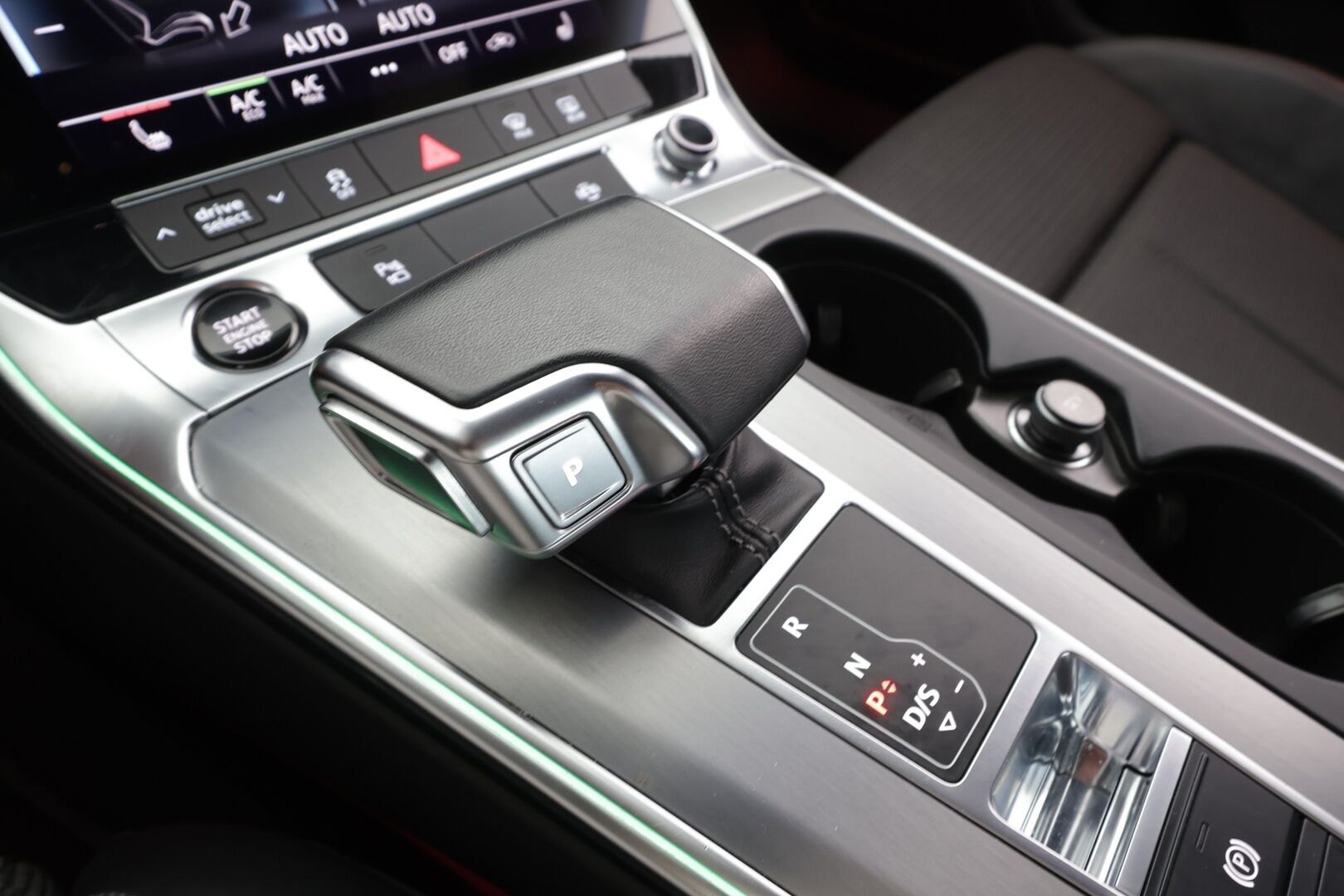 Audi A6 2023 Business Sport 50 TFSI e quattro S-Line * Vakkari / P.kamera / Matrix LED / Navi / Sporttipenkit / Koukku * - 1.Om Suomi-auto / Kahdet renkaat aluvanteilla / Merkkihuollettu - Osta nyt, maksa vasta ensi vuonna