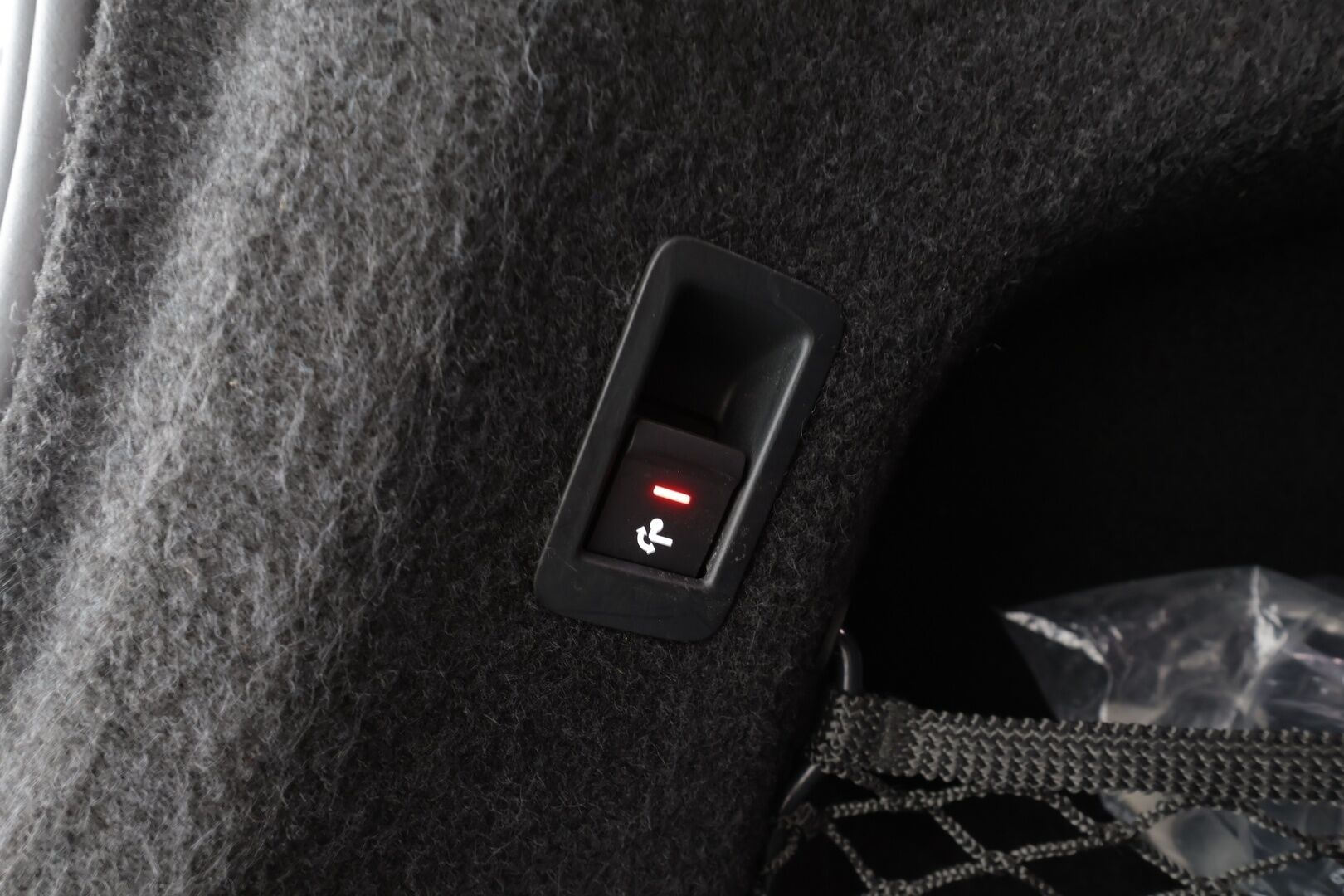 Audi A6 2023 Business Sport 50 TFSI e quattro S-Line * Vakkari / P.kamera / Matrix LED / Navi / Sporttipenkit / Koukku * - 1.Om Suomi-auto / Kahdet renkaat aluvanteilla / Merkkihuollettu - Osta nyt, maksa vasta ensi vuonna